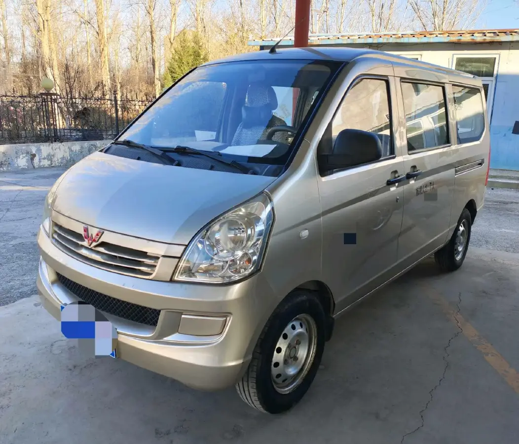 2014 WuLing RongGuang 1.5L 107HP L4 5MT