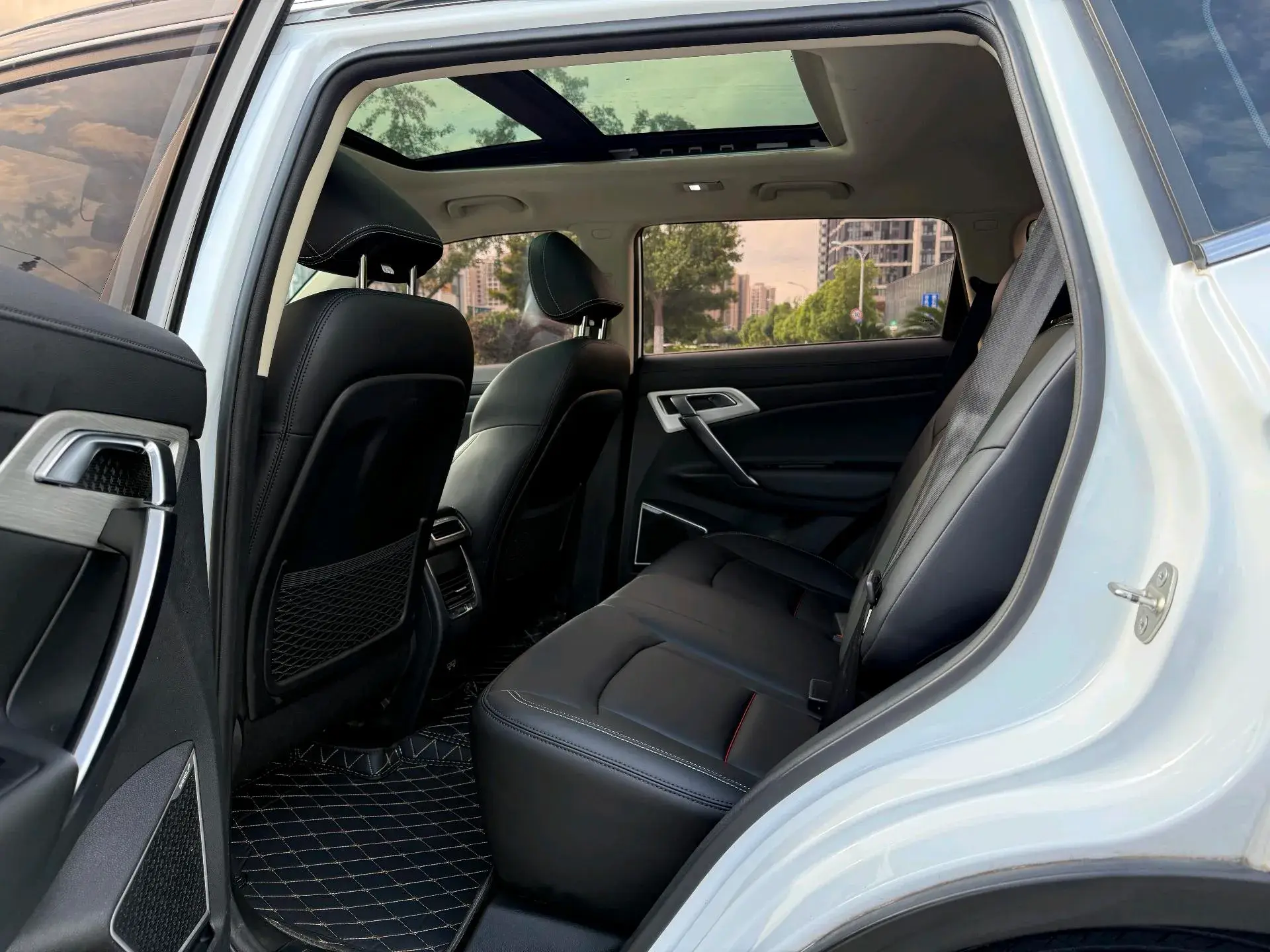 2020 GEELY AZKARRA thumbnail 4