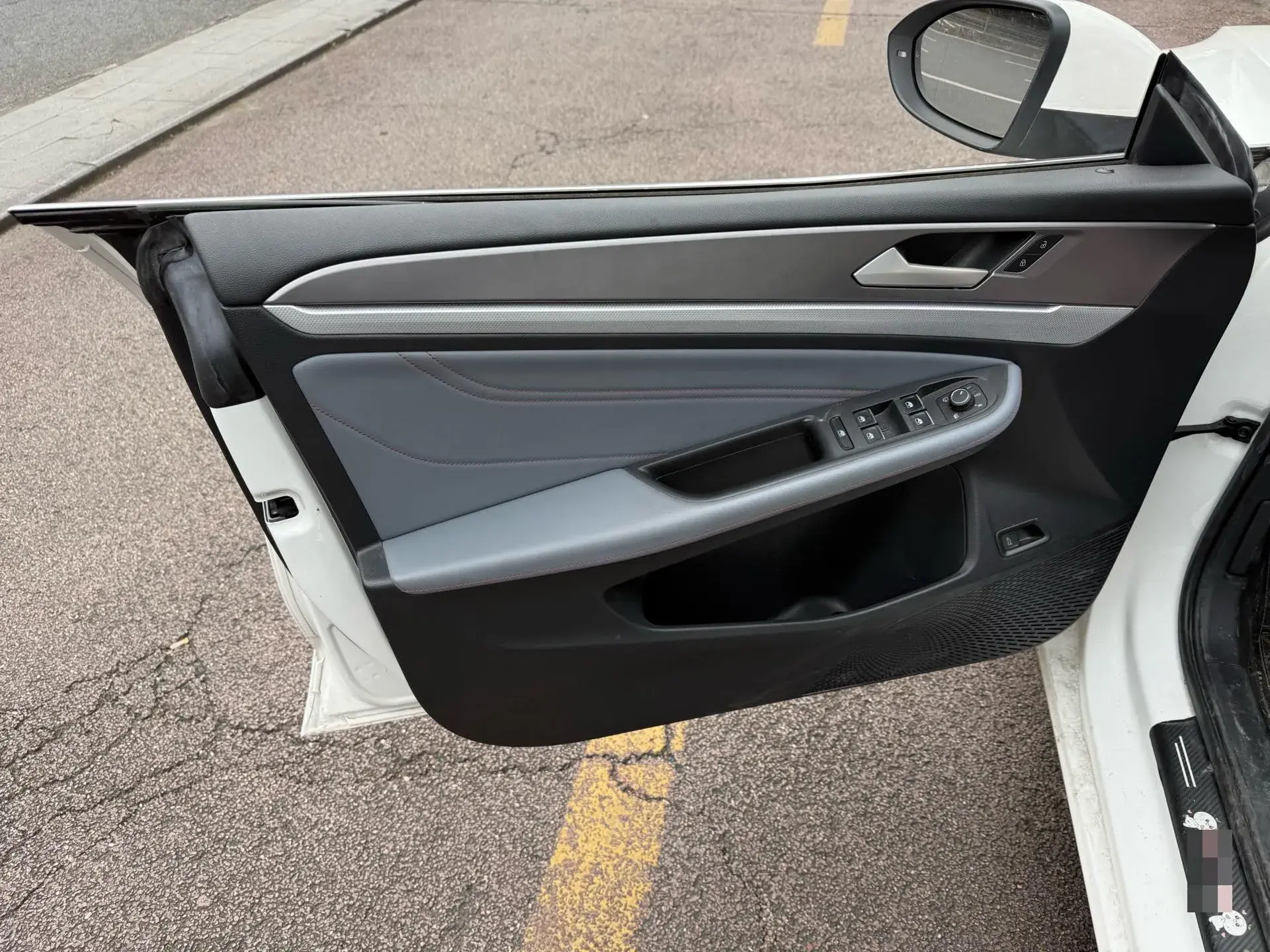 2022 VOLKSWAGEN LAMANDO thumbnail 2