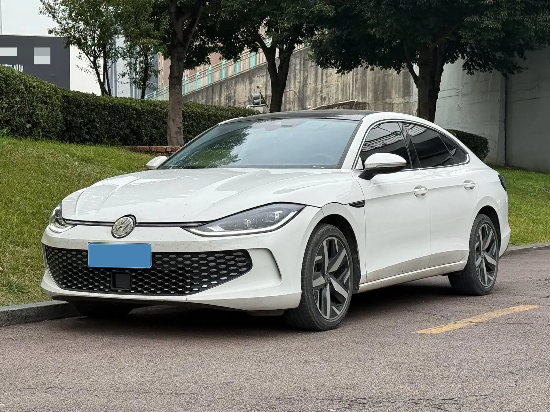 2022 VOLKSWAGEN LAMANDO view 1