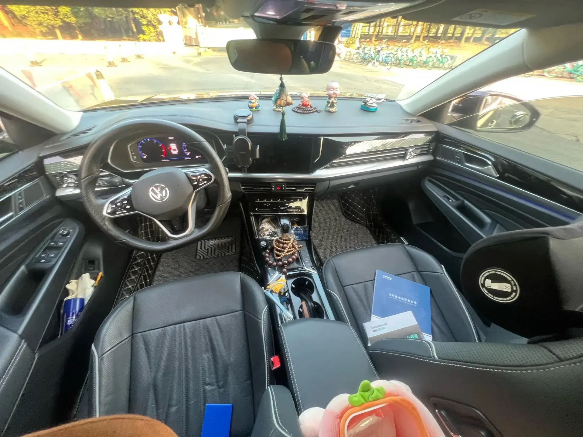 2023 VOLKSWAGEN PASSAT thumbnail 4