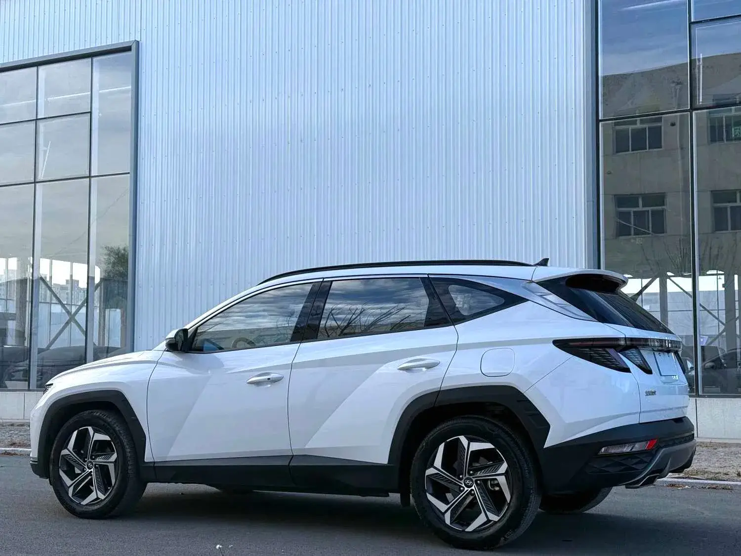 2023 HYUNDAI TUCSON thumbnail 4