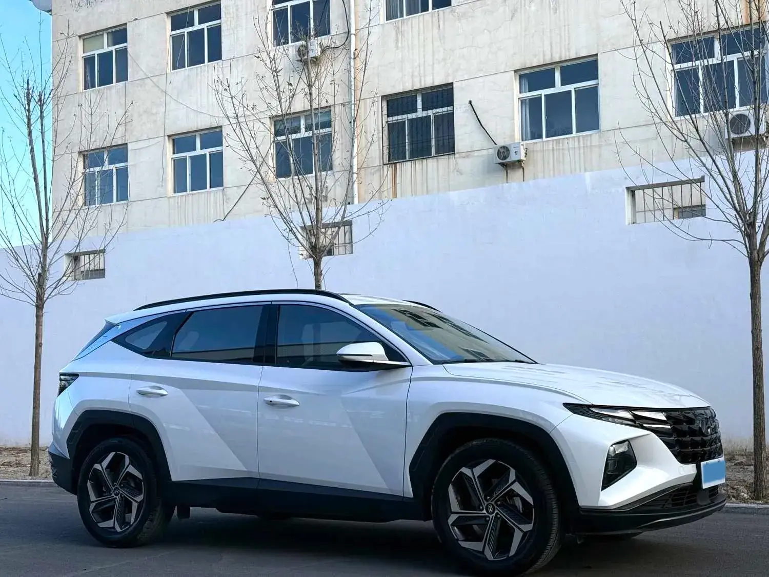 2023 HYUNDAI TUCSON thumbnail 3