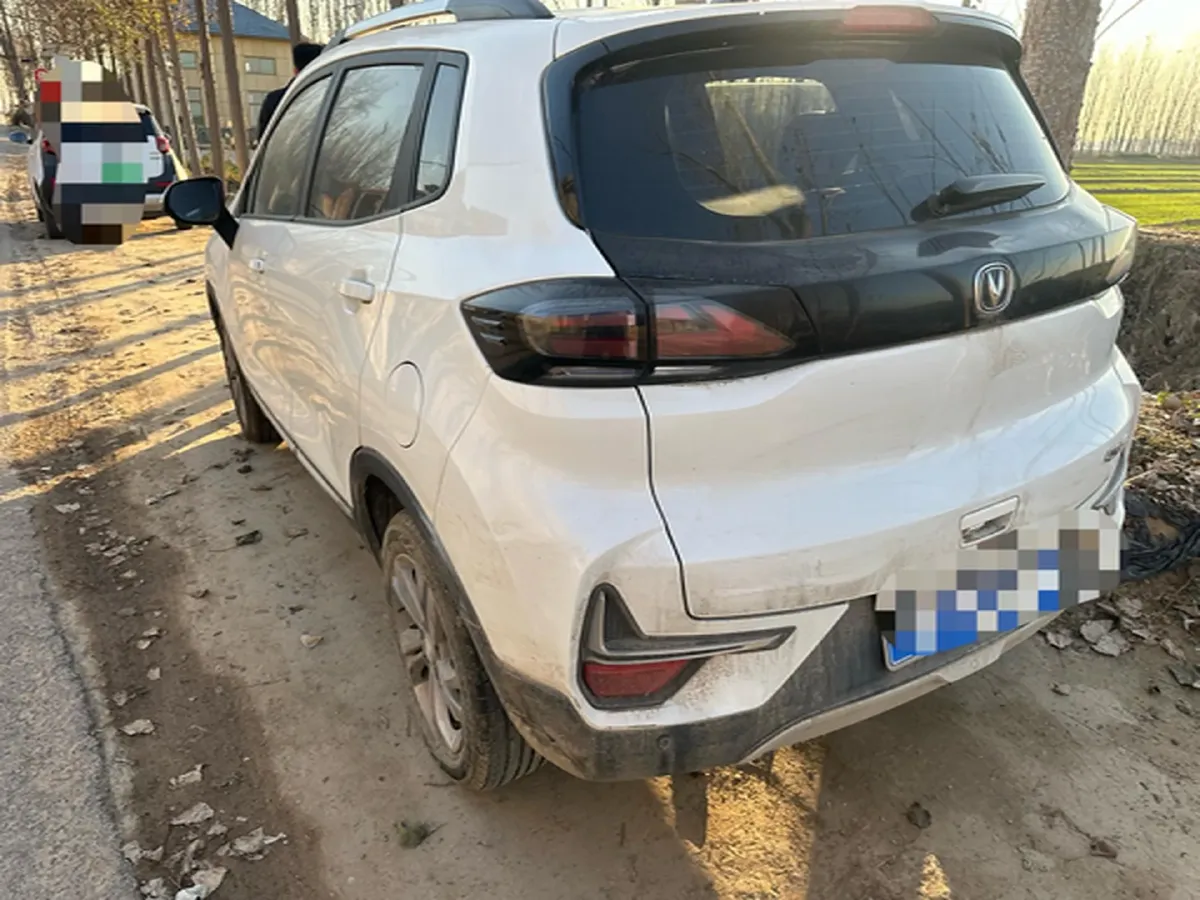 2021 ChangAn CS15 1.5L 107HP L4 5MT,autocango,china used car exporter,china ev exporter,chinese used car exporter,chinese used ev exporter