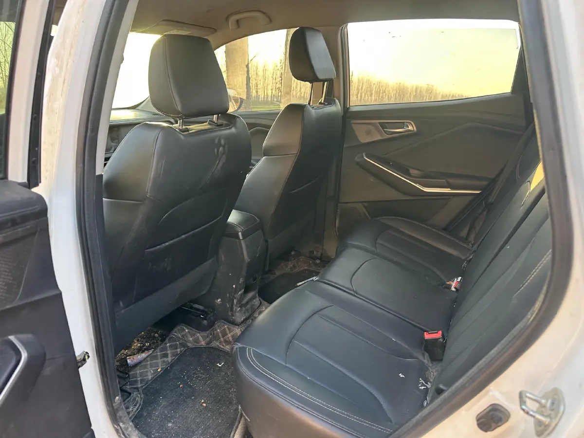 2021 ChangAn CS15 1.5L 107HP L4 5MT,autocango,china used car exporter,china ev exporter,chinese used car exporter,chinese used ev exporter