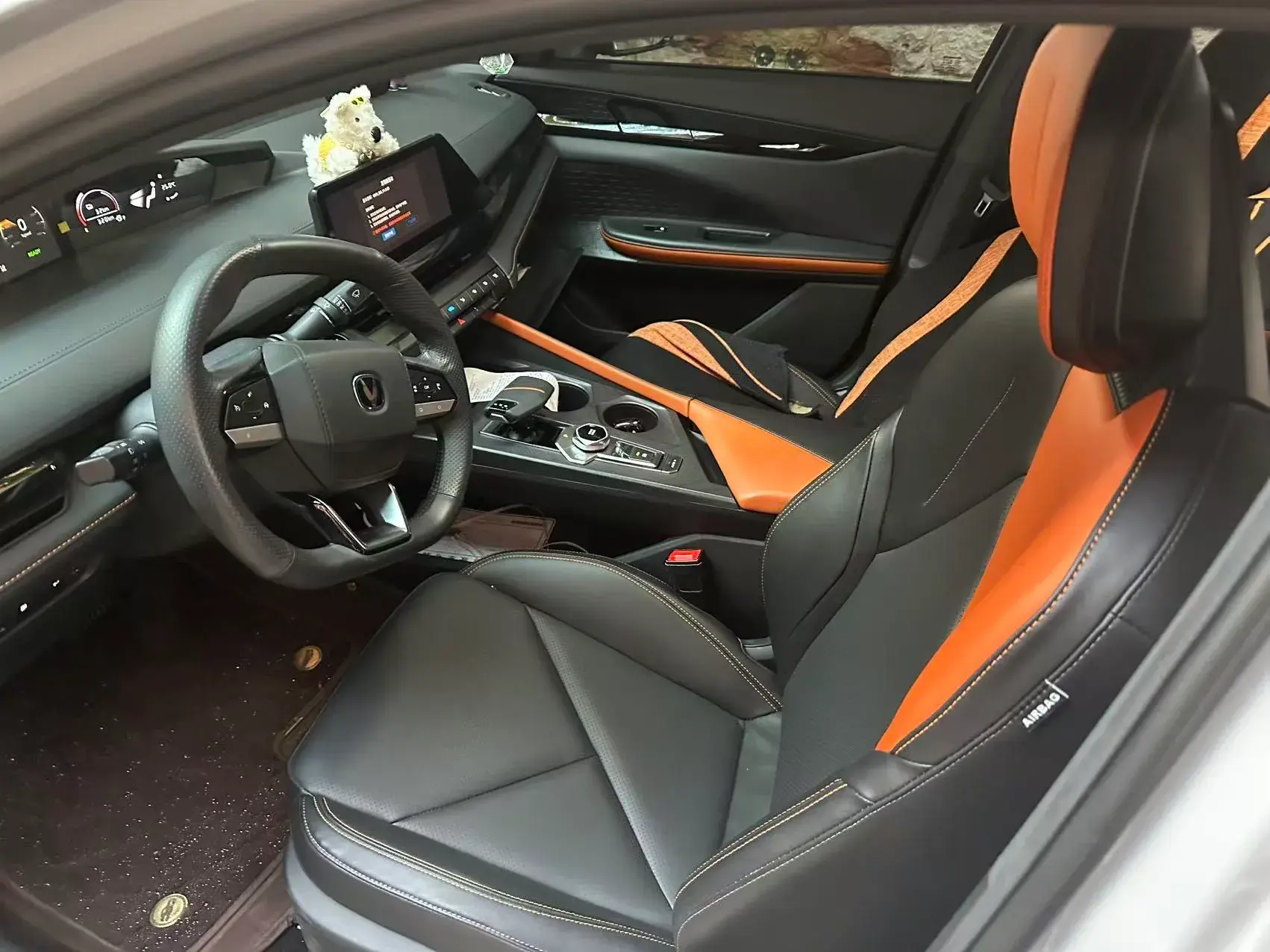 2023 CHANGAN UNI-V thumbnail 2