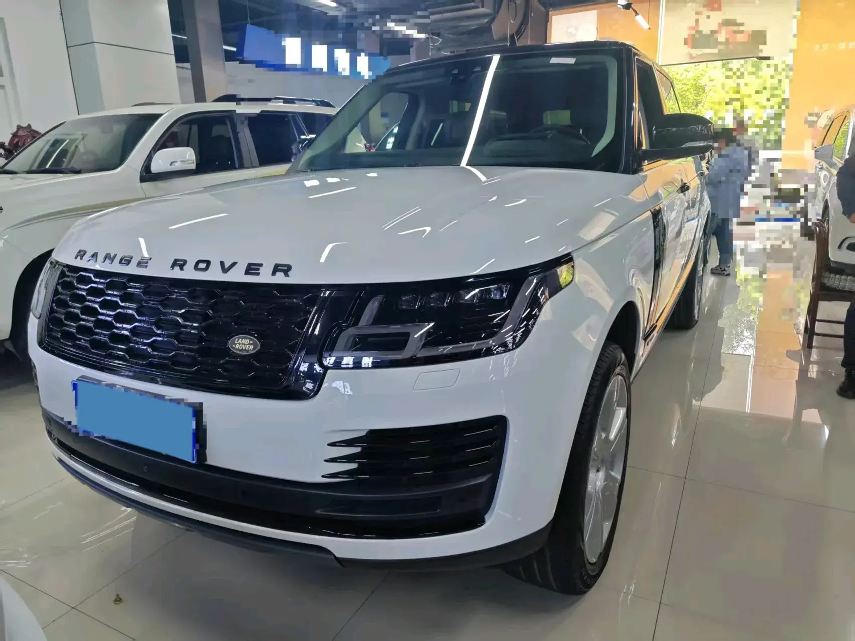 2020 LAND ROVER view 1
