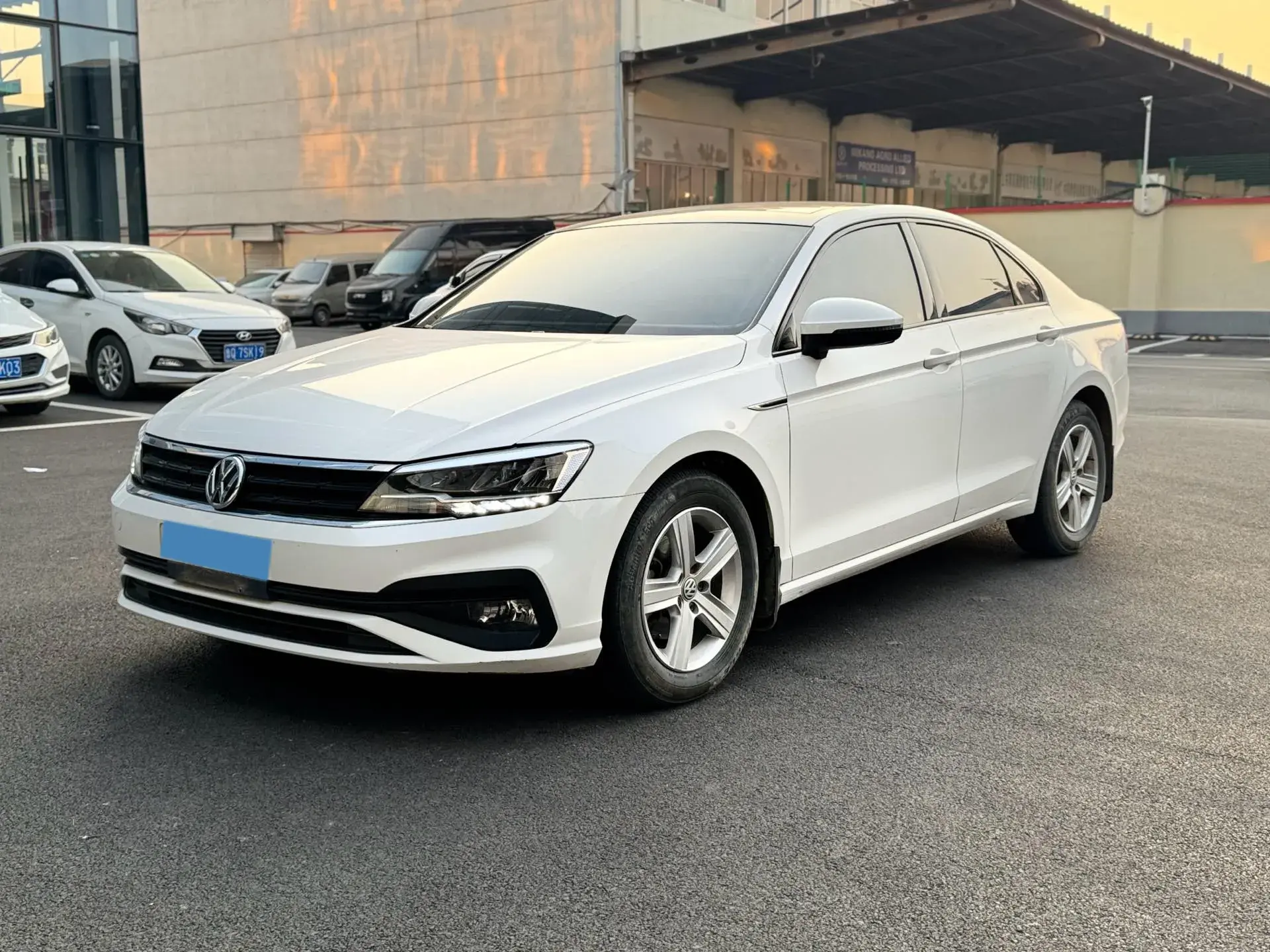 2019 VOLKSWAGEN LAMANDO view 1