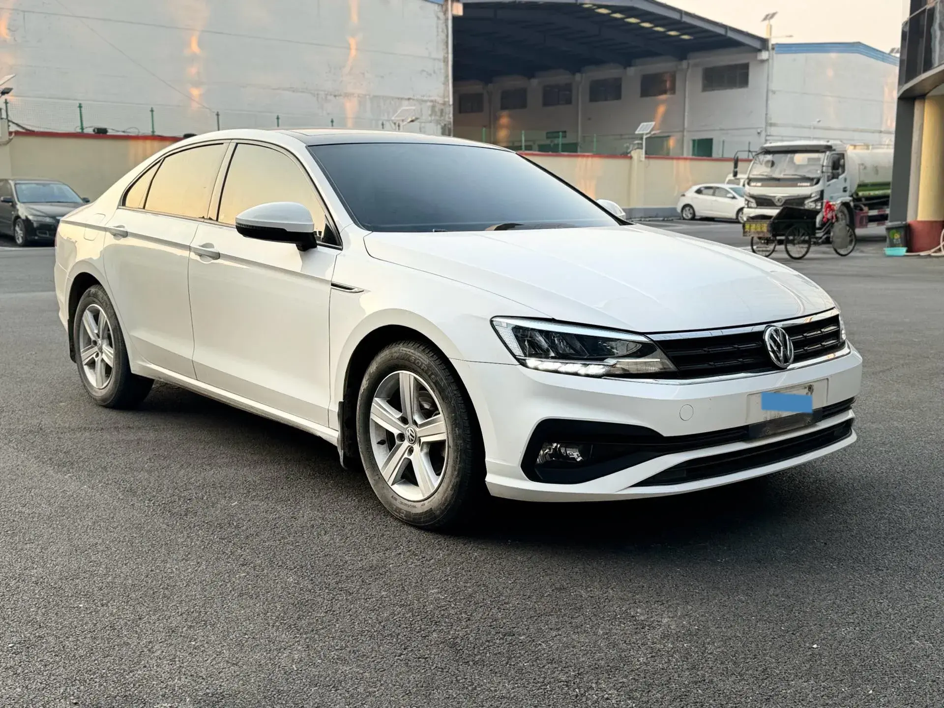 2019 VOLKSWAGEN LAMANDO thumbnail 3