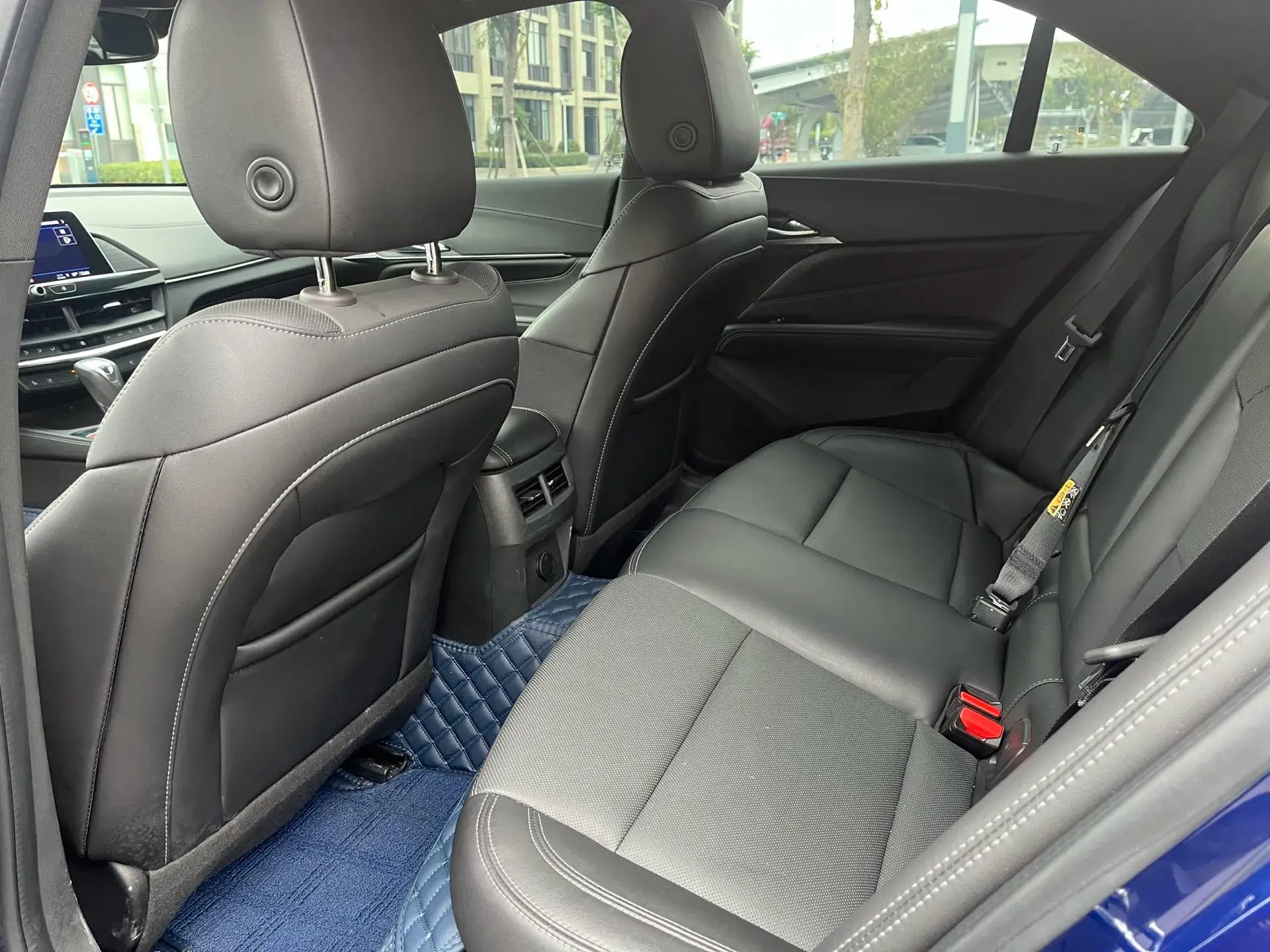 2023 CADILLAC CT4 thumbnail 3