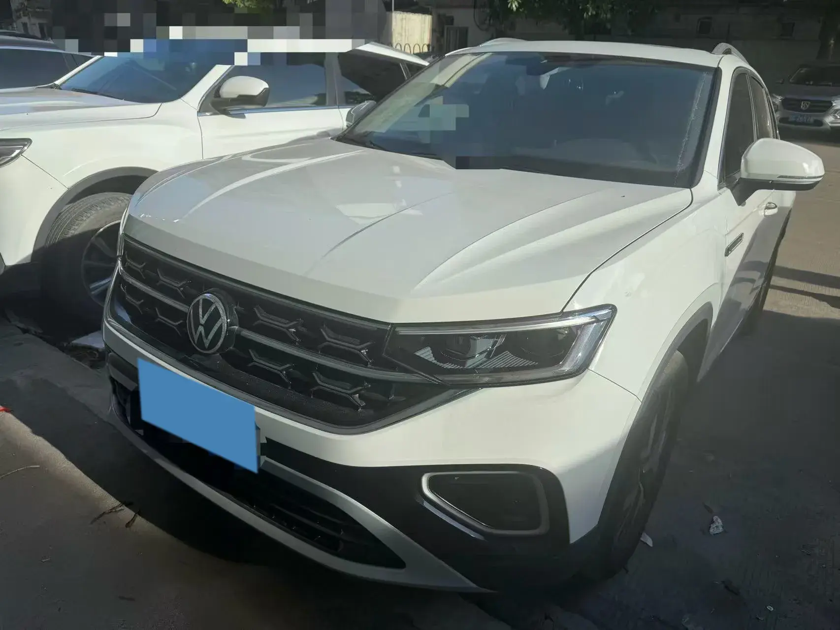 2024 VOLKSWAGEN TAYRON view 1