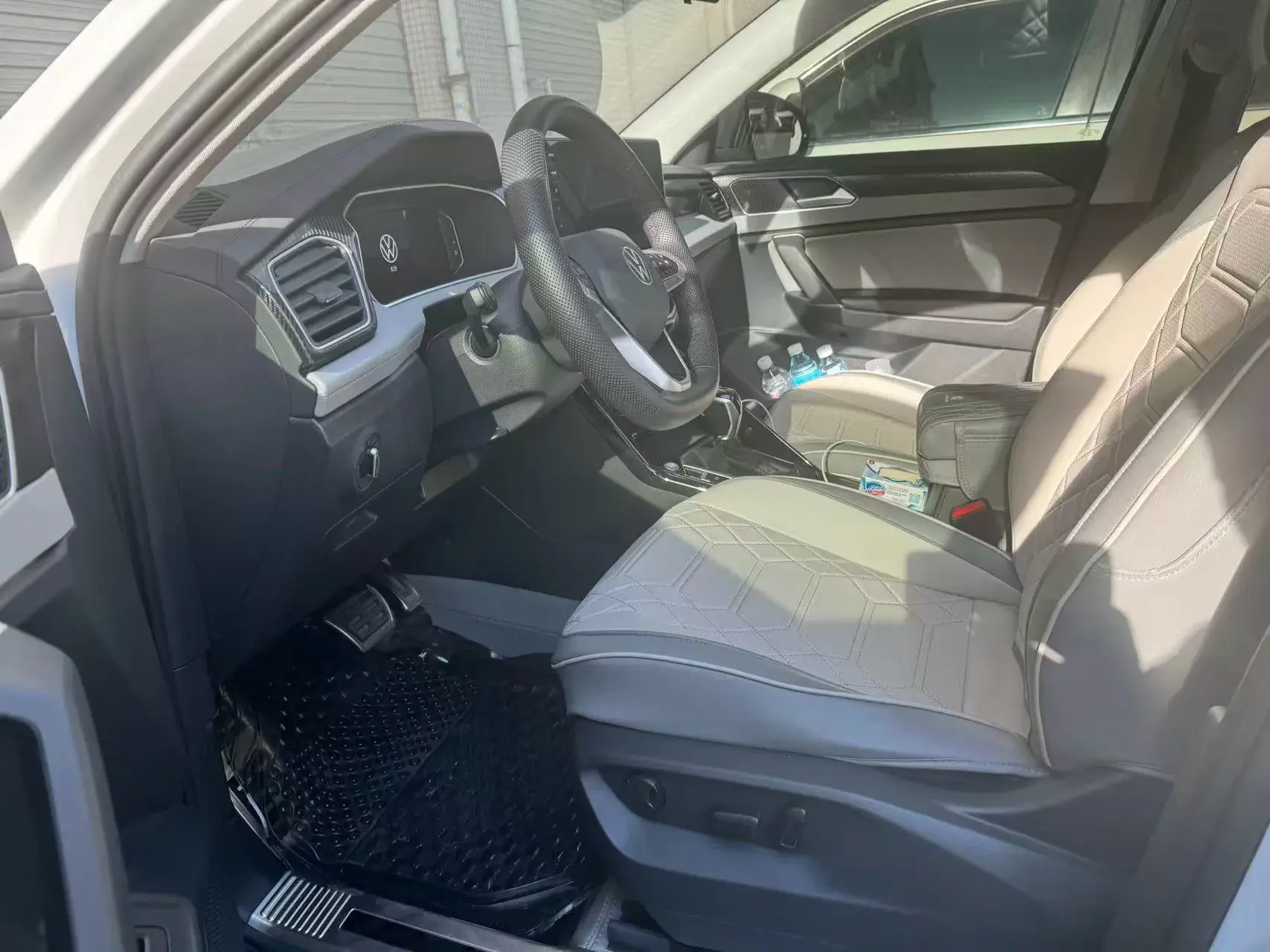 2024 VOLKSWAGEN TAYRON thumbnail 3