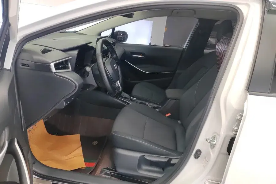 2023 TOYOTA COROLLA thumbnail 4