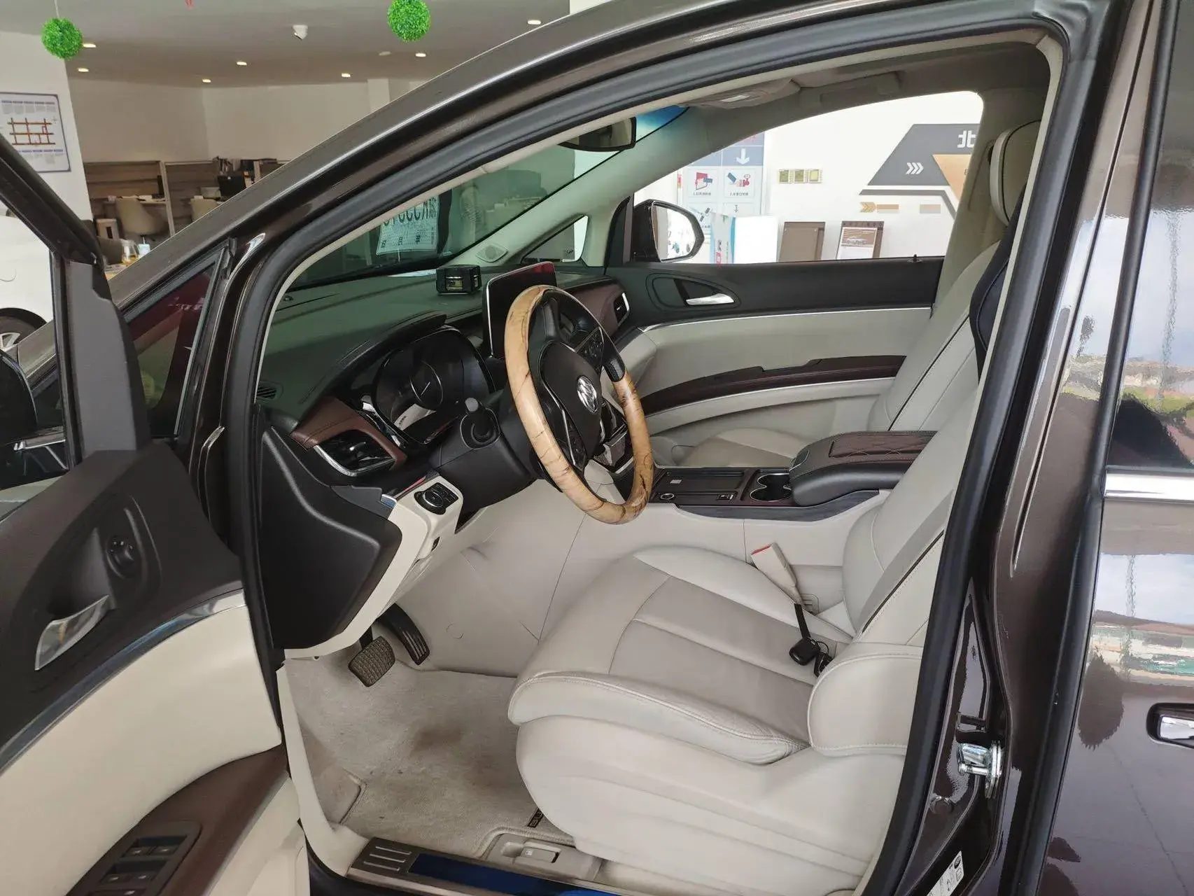 2021 BUICK GL8 thumbnail 4