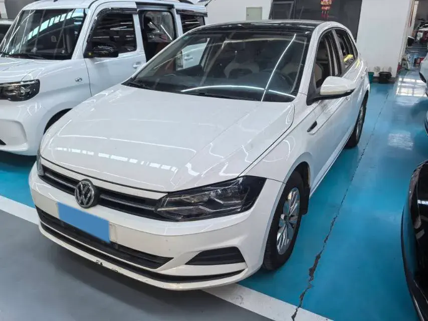 2019 VOLKSWAGEN POLO view 1