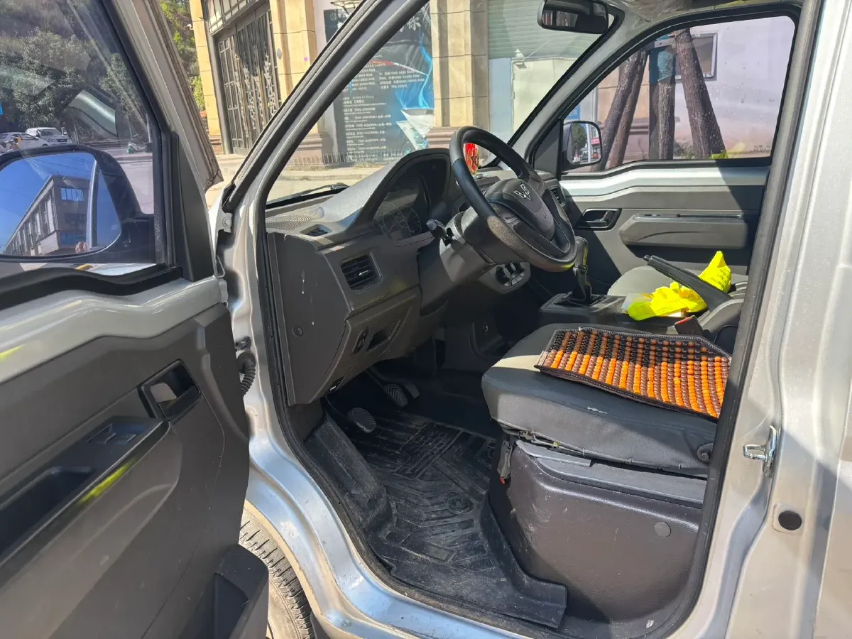 2021 WuLing RongGuang New Truck 1.8L 125HP L4 5MT,autocango,china used car exporter,china ev exporter,chinese used car exporter,chinese used ev exporter