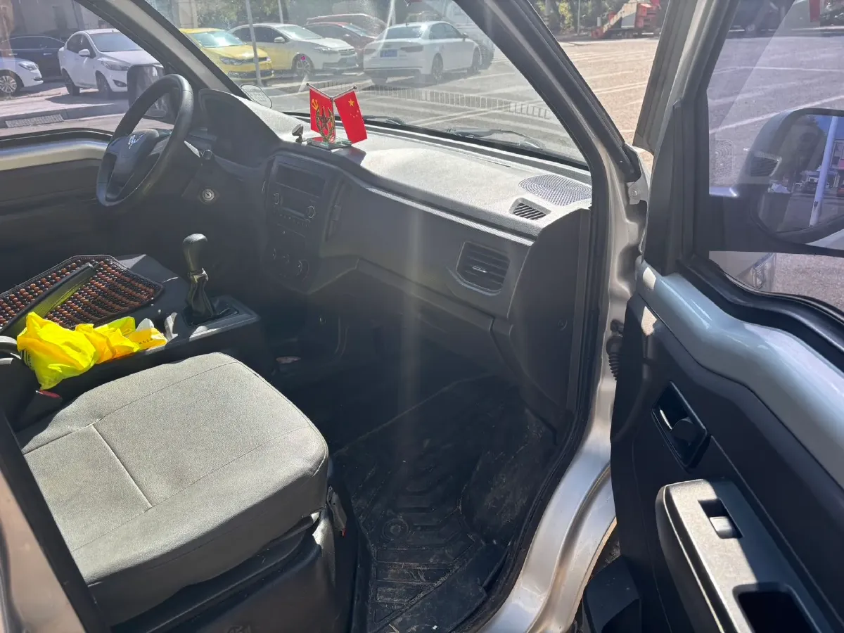 2021 WuLing RongGuang New Truck 1.8L 125HP L4 5MT,autocango,china used car exporter,china ev exporter,chinese used car exporter,chinese used ev exporter