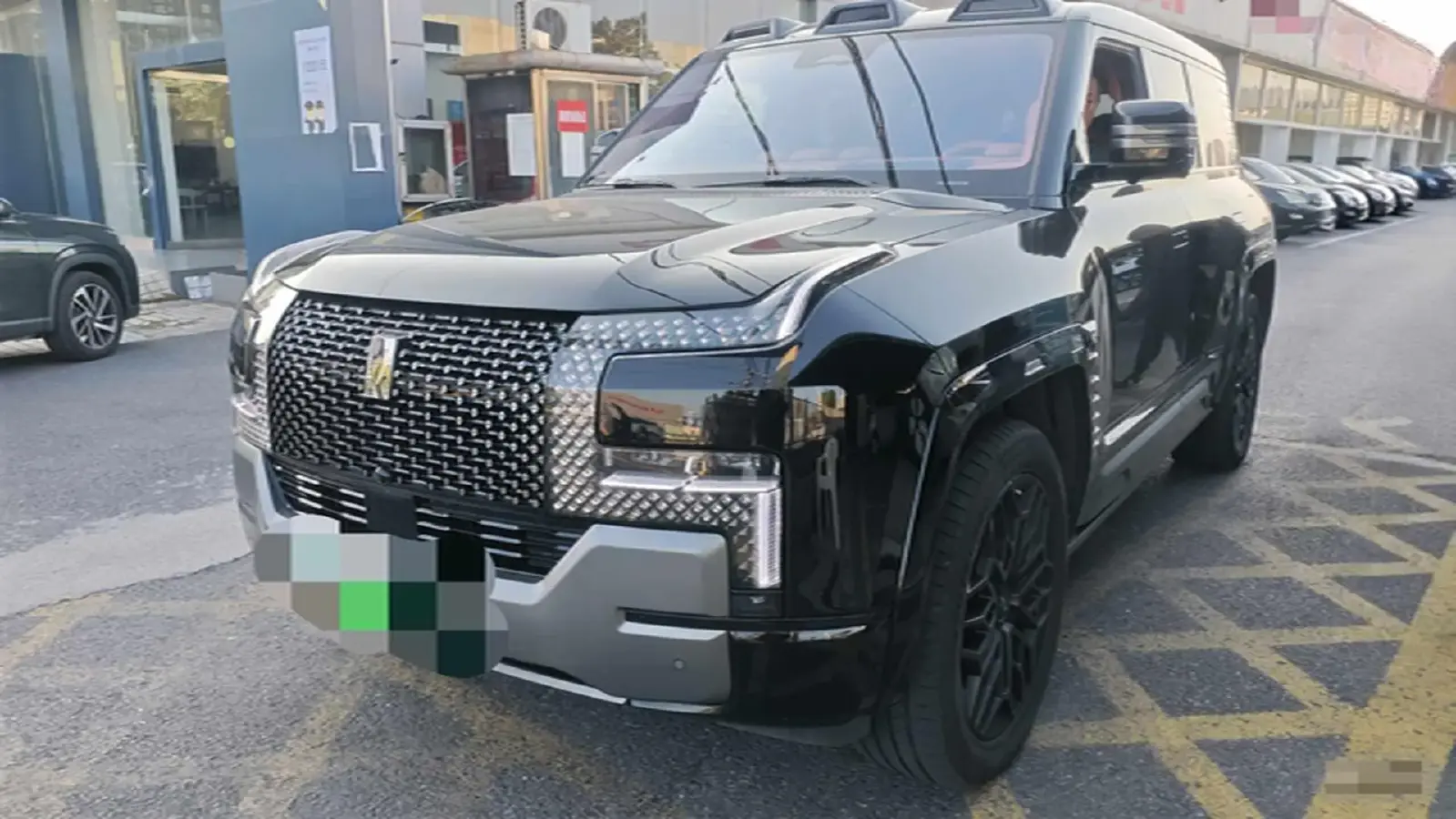 2023 YangWang U8 2.0T 272HP L4 REEV 49.05KWH