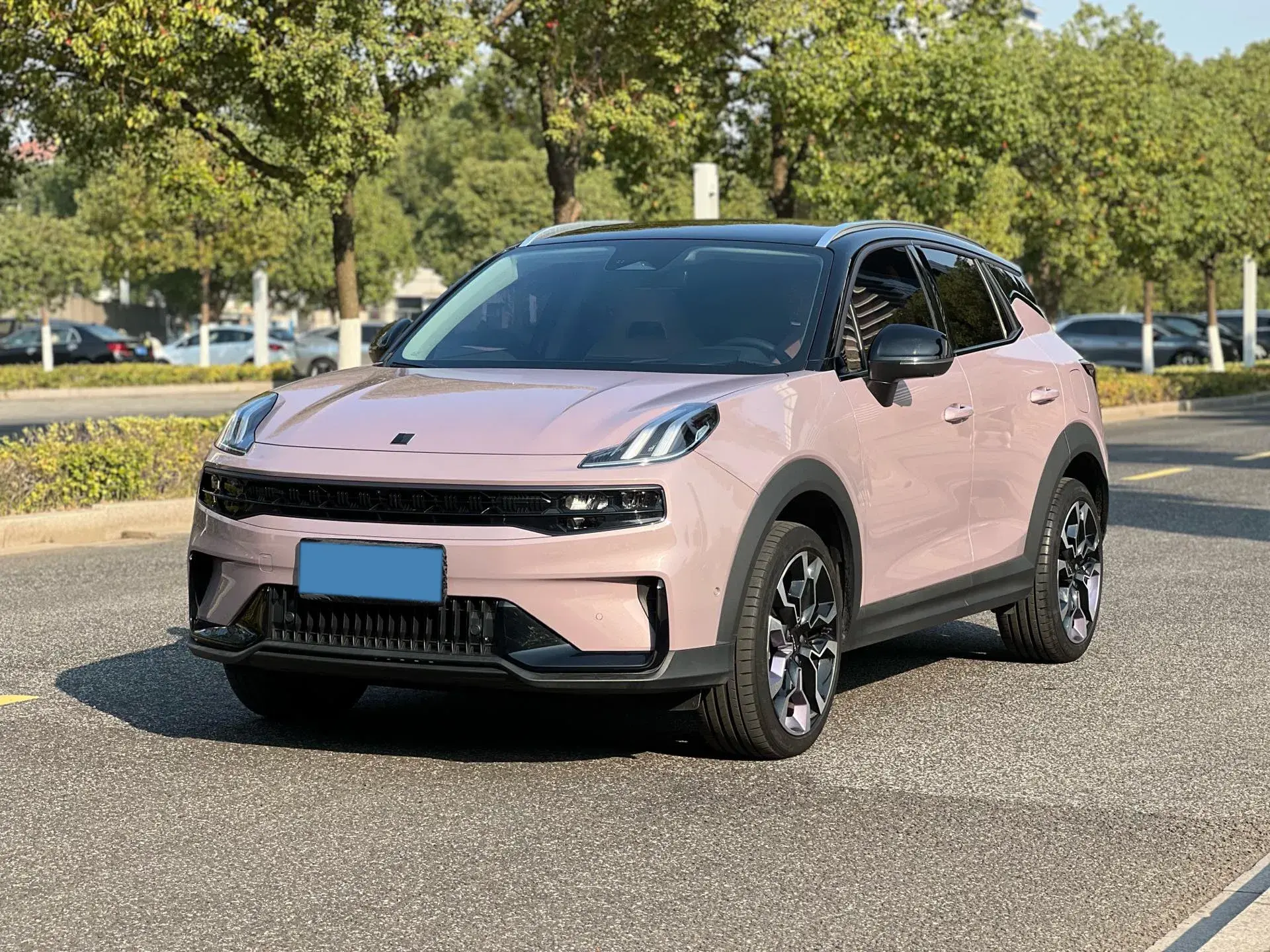 2023 LYNK&CO 06 view 1