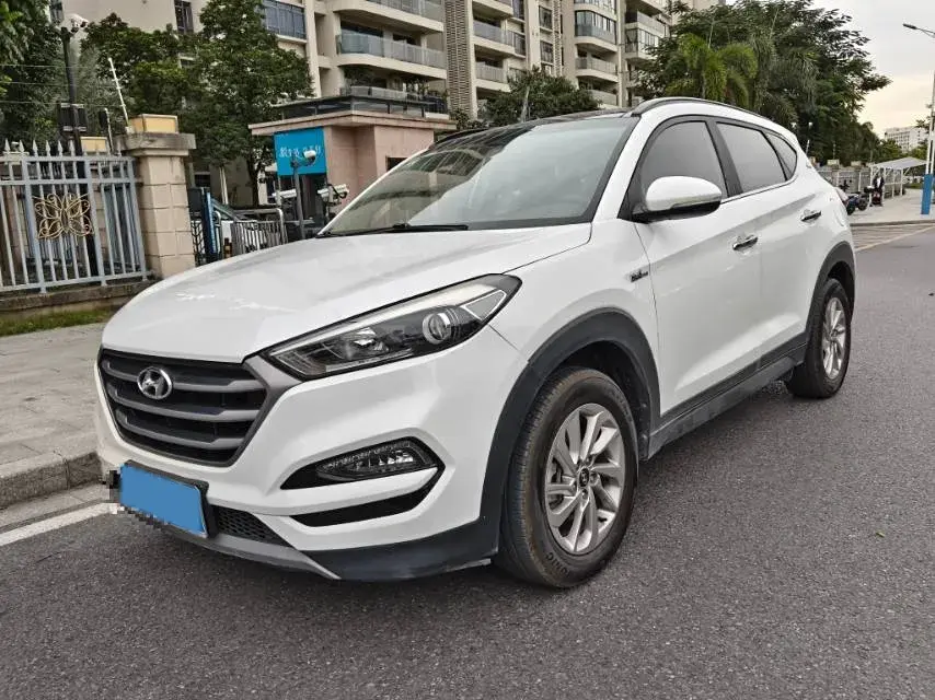 2018 HYUNDAI TUCSON view 1