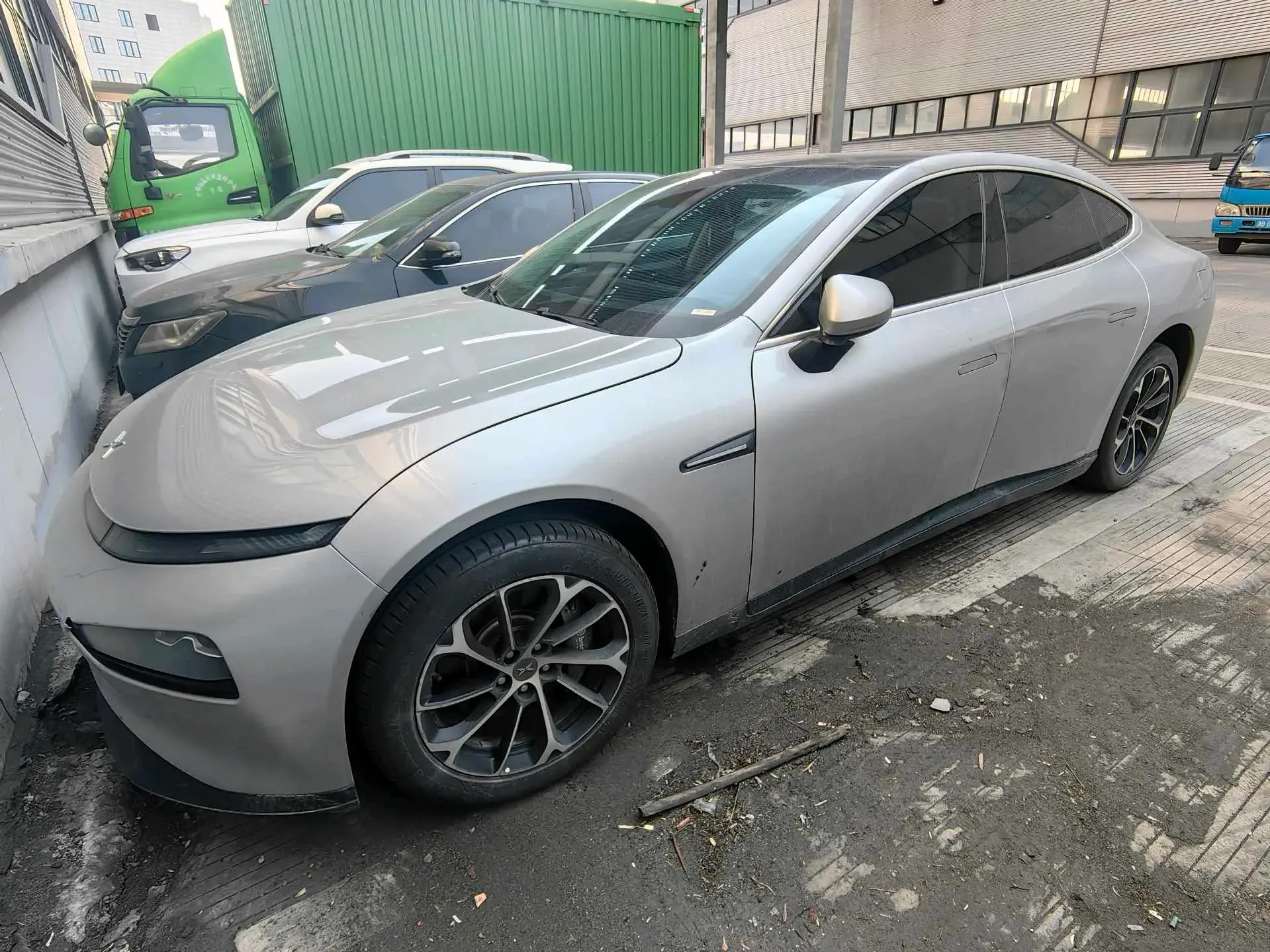 2022 XPENG P7 view 1