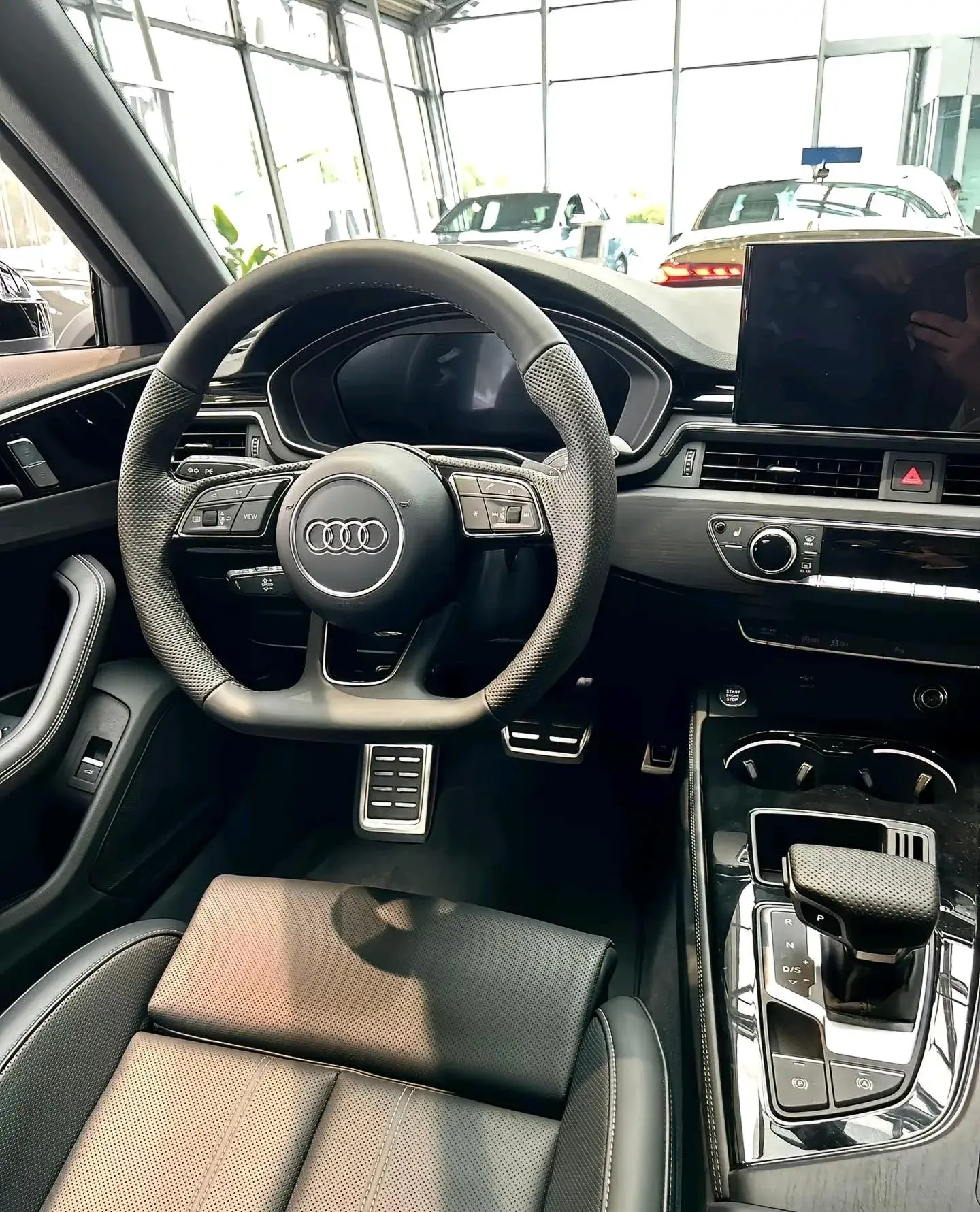 2025 AUDI A4L thumbnail 2