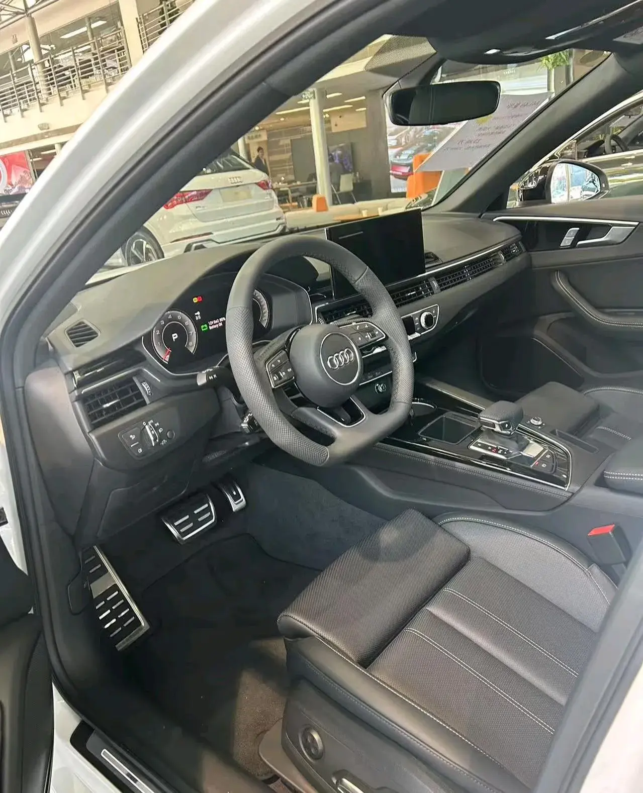 2025 AUDI A4L thumbnail 3