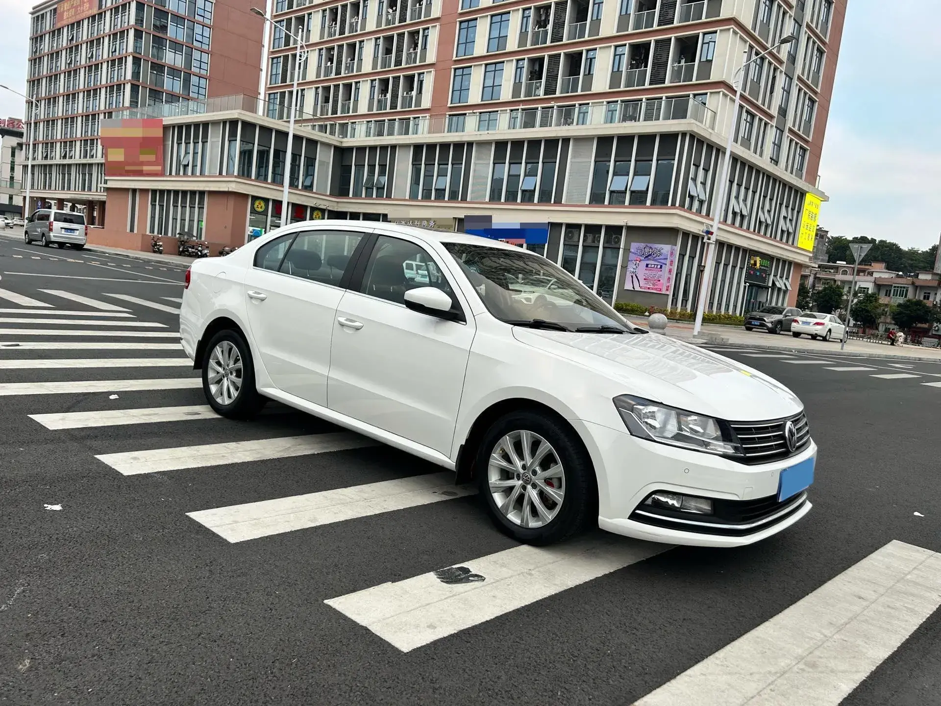 2017 VOLKSWAGEN LAVIDA thumbnail 2