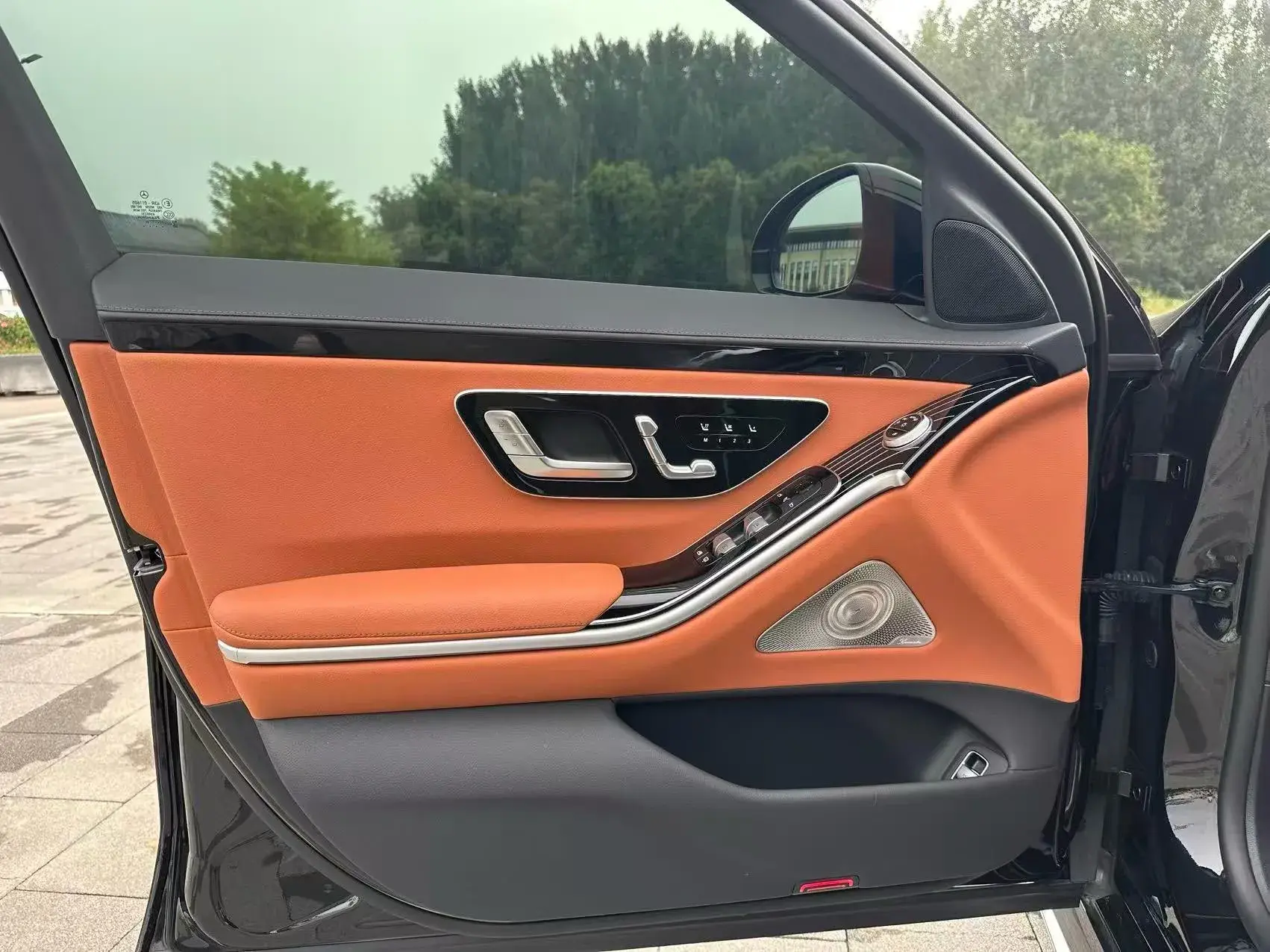 2023 MERCEDES-BENZ S thumbnail 3