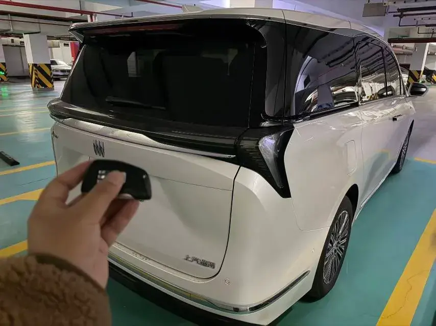 2024 BUICK GL8 thumbnail 3