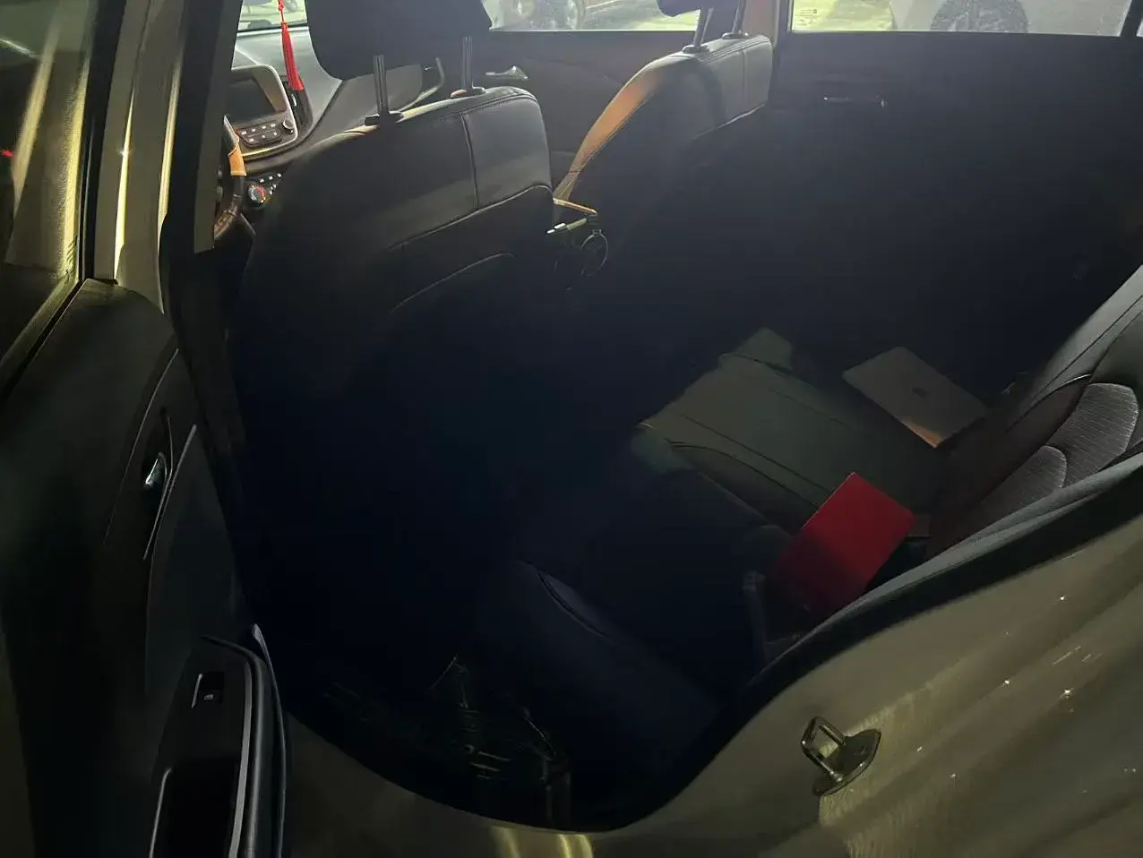 2019 CHEVROLET CAVALIER thumbnail 4