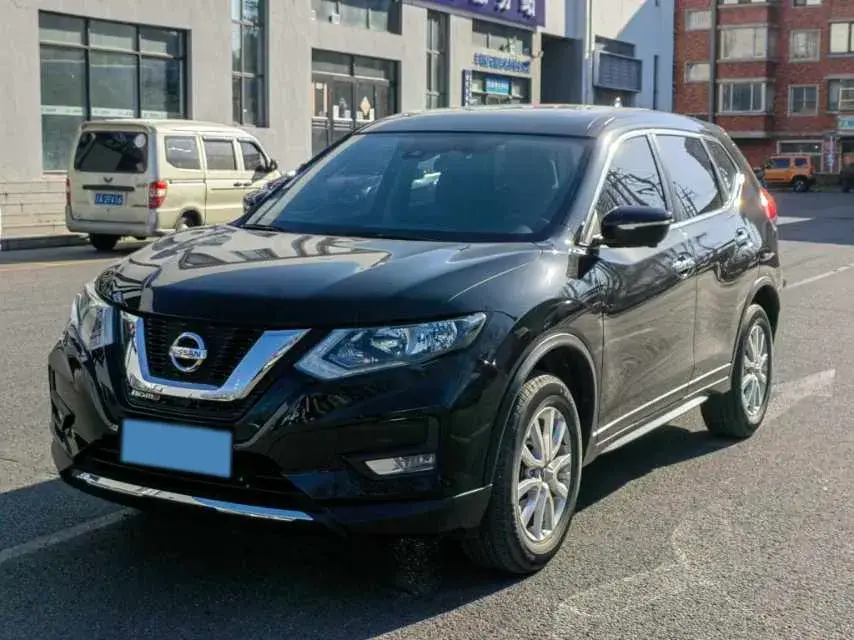 2022 NISSAN X-TRAIL view 1