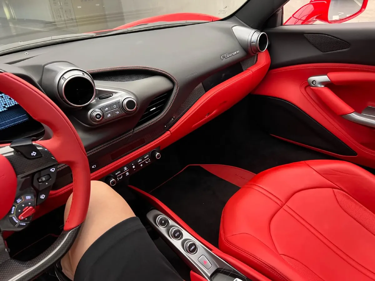 2019 Ferrari F8 3.9T 720HP V8 7DCT,autocango,china used car exporter,china ev exporter,chinese used car exporter,chinese used ev exporter