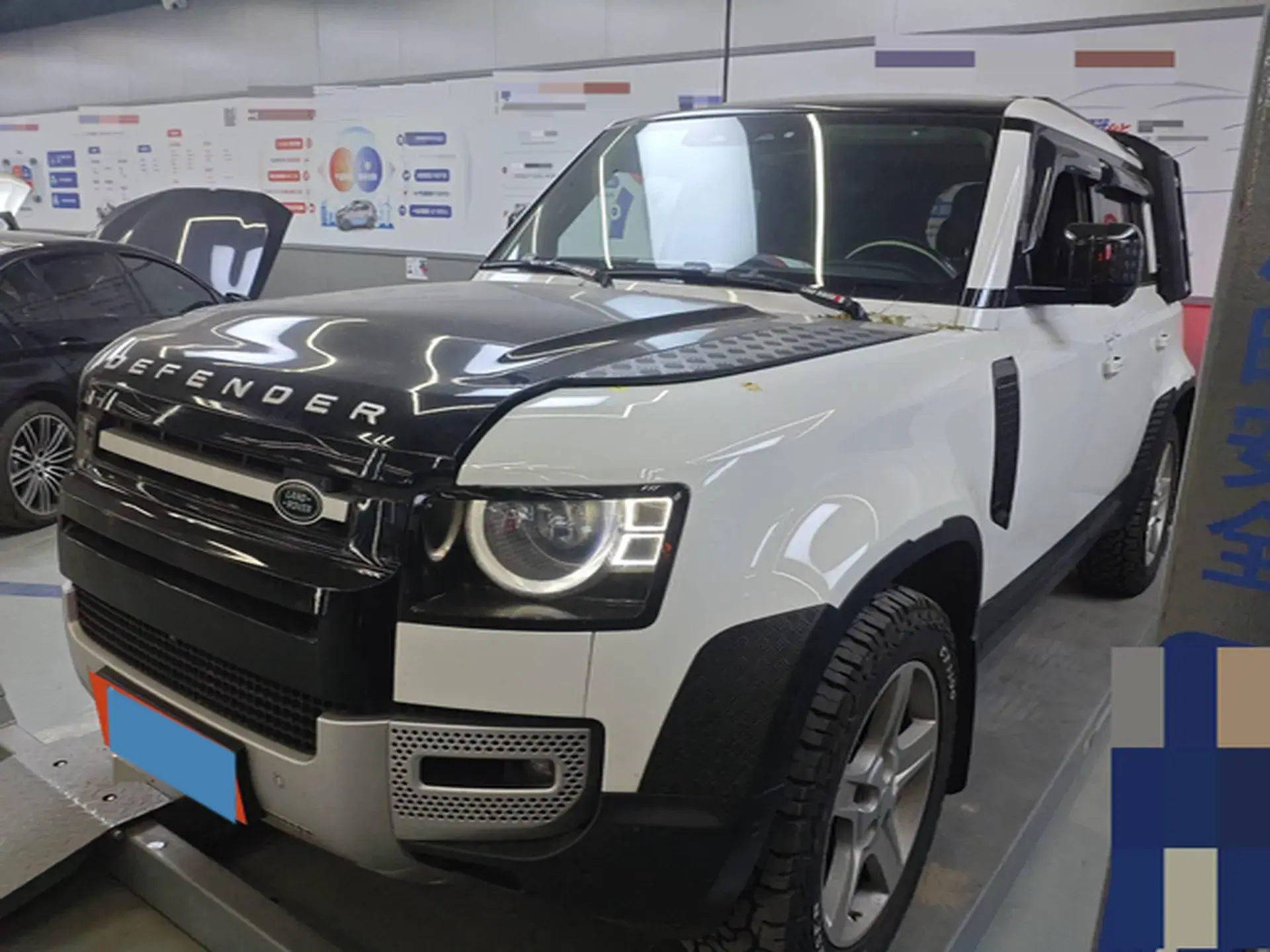 2020 LAND ROVER view 1
