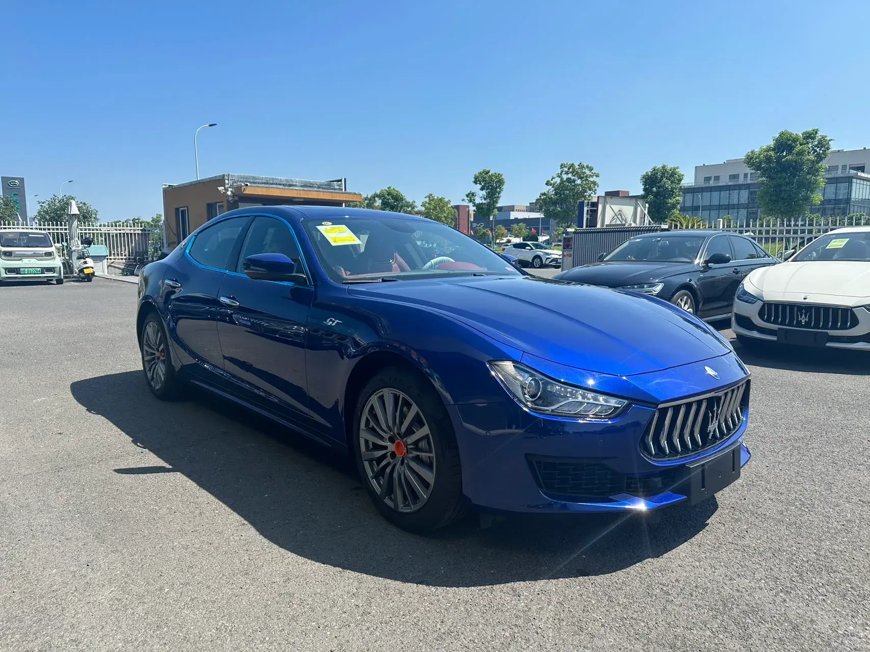 2023 MASERATI GHIBLI thumbnail 3