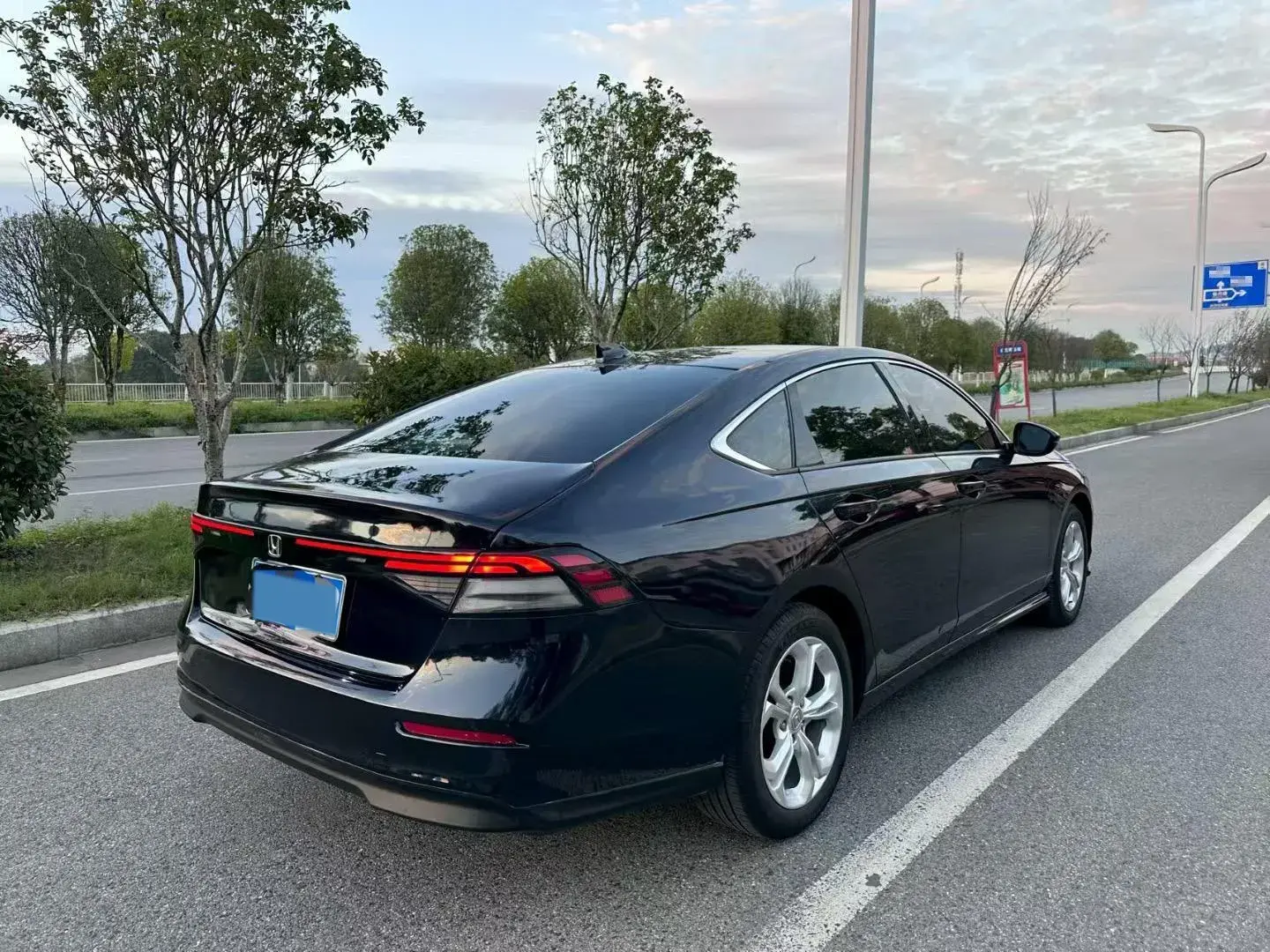 2023 HONDA ACCORD thumbnail 4