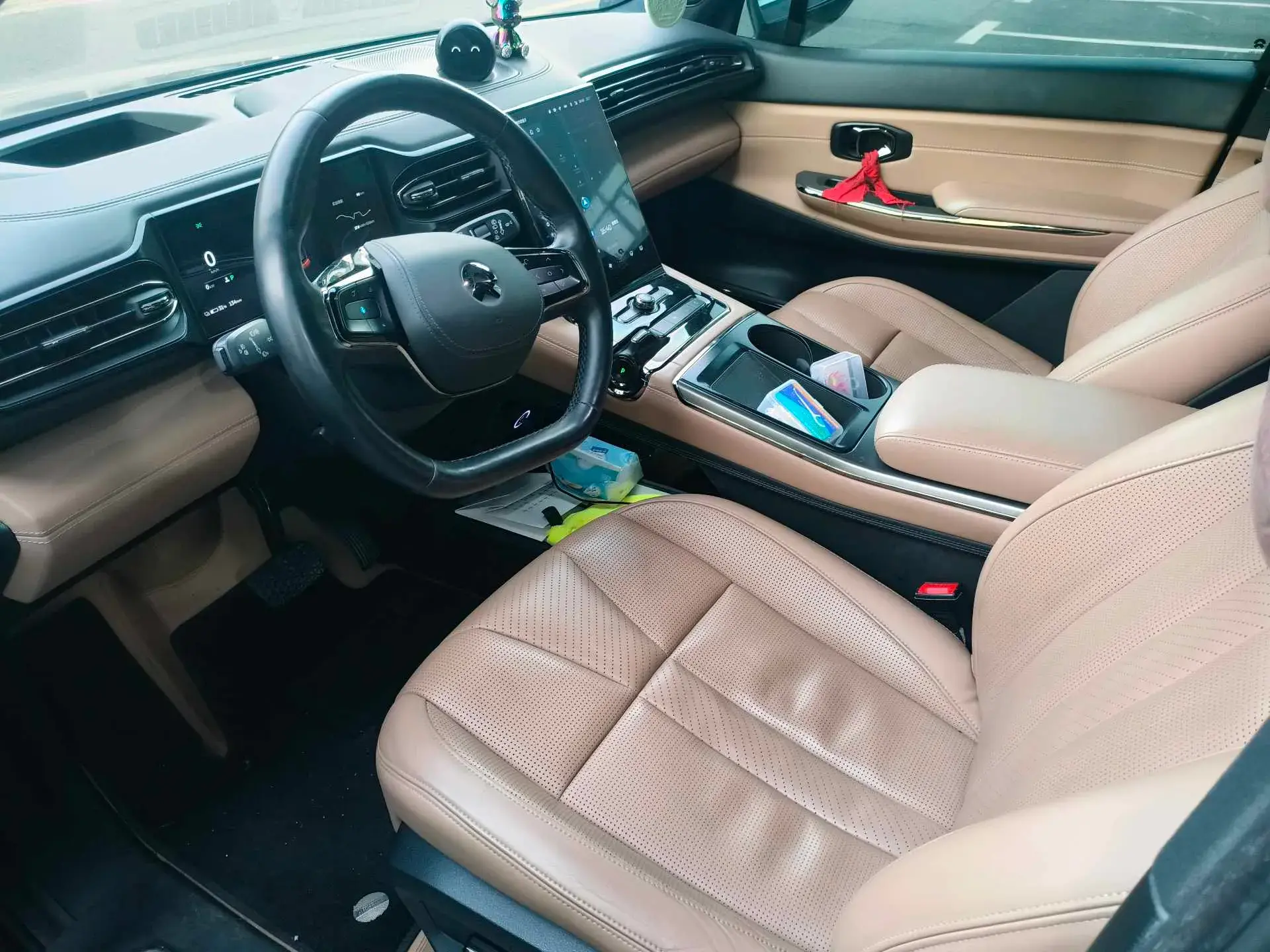 2020 NIO ES8 thumbnail 2