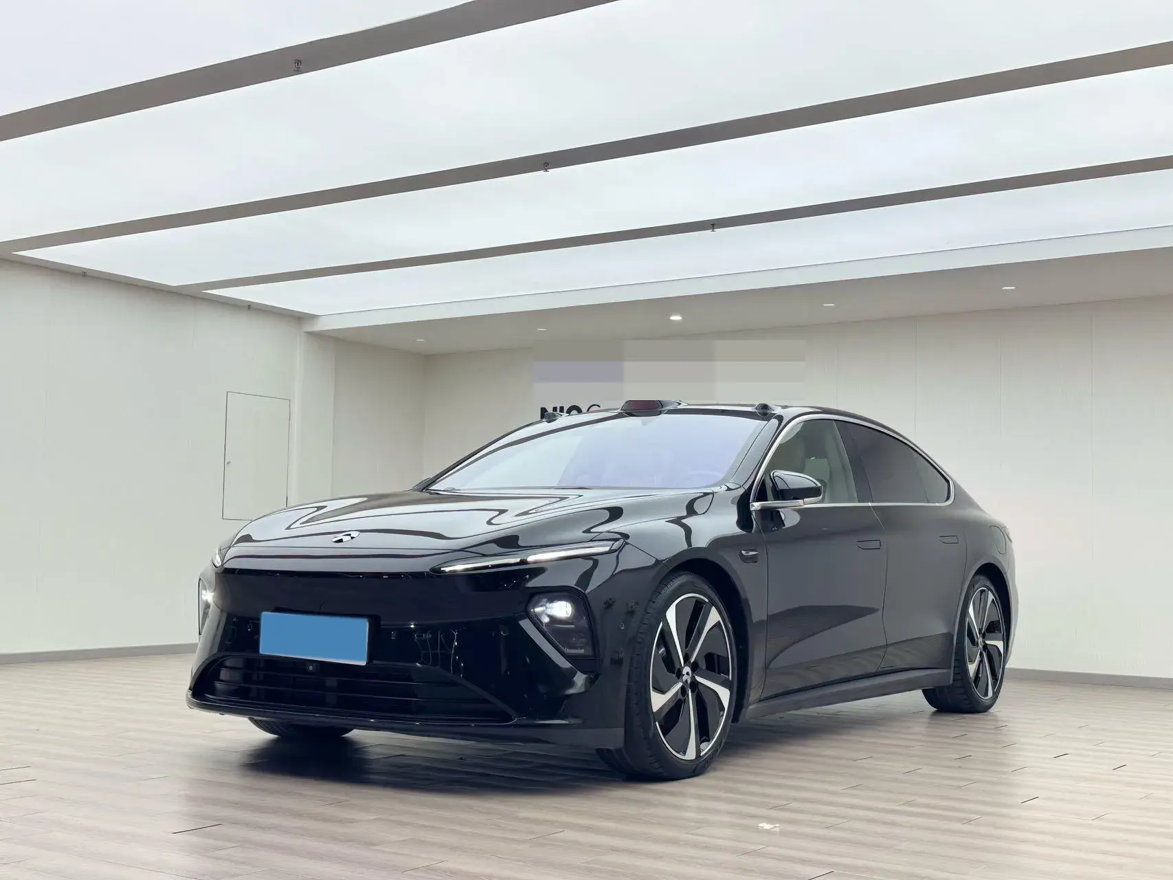 2022 NIO ET7 view 1