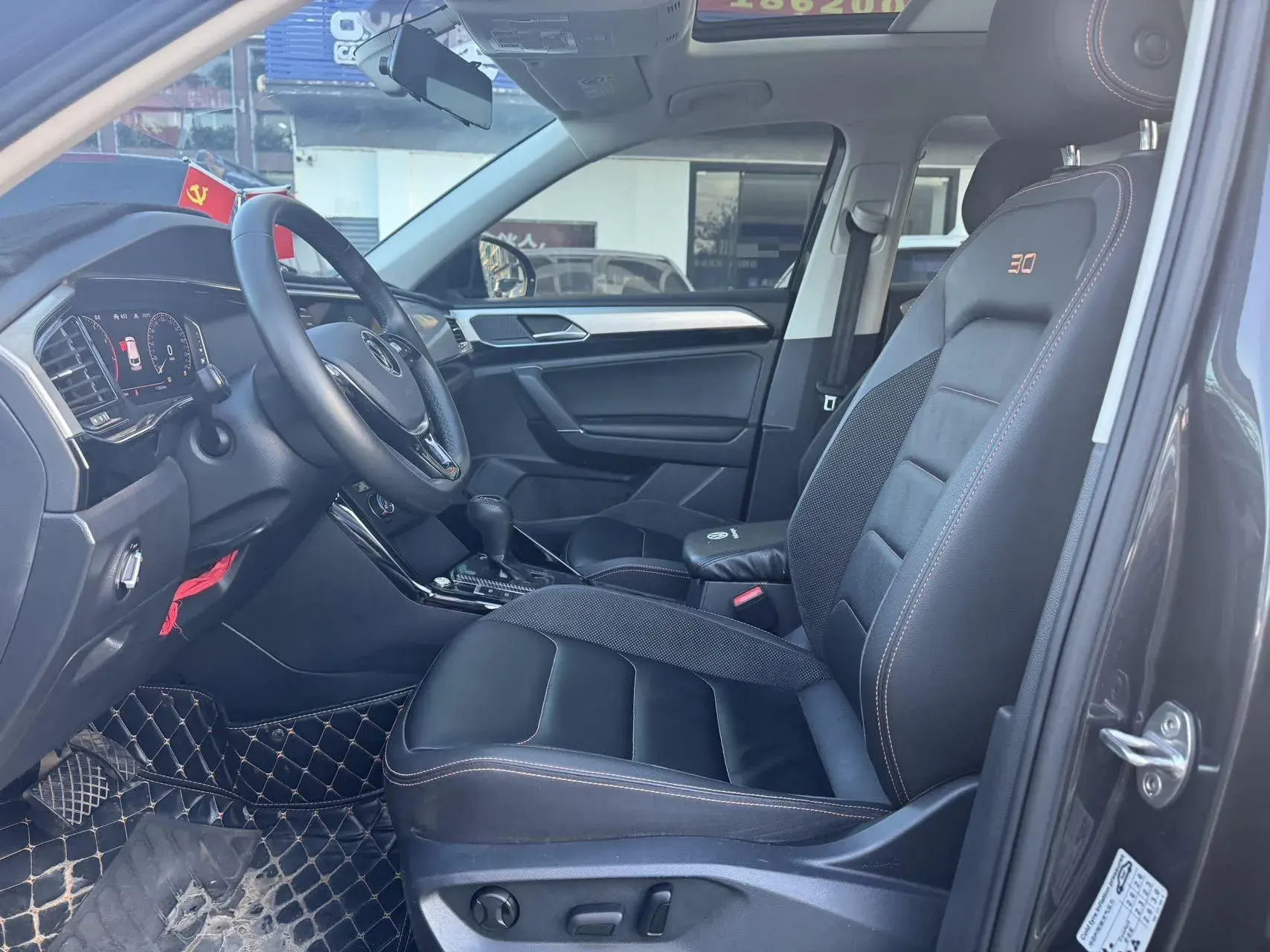 2021 VOLKSWAGEN TAYRON thumbnail 4