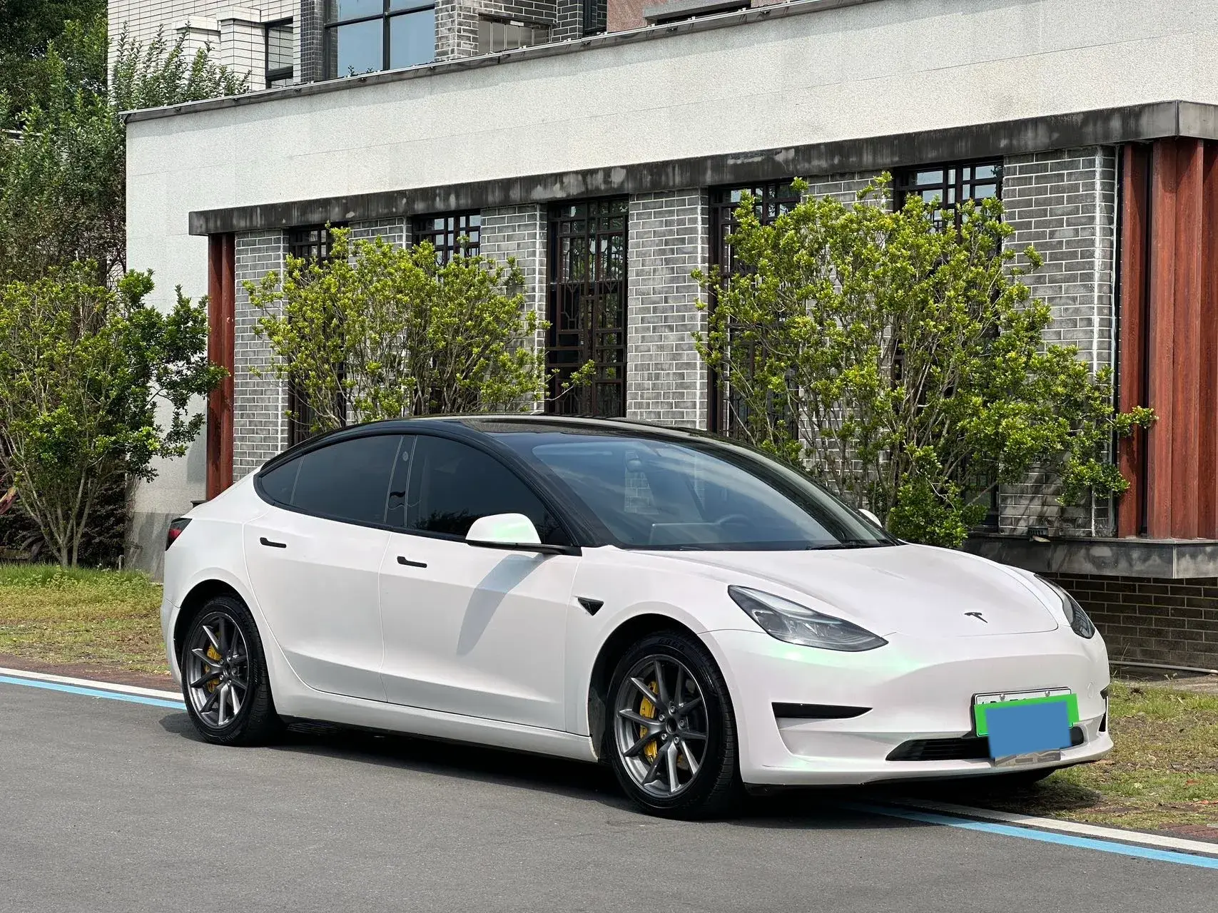 2021 TESLA MODEL thumbnail 3