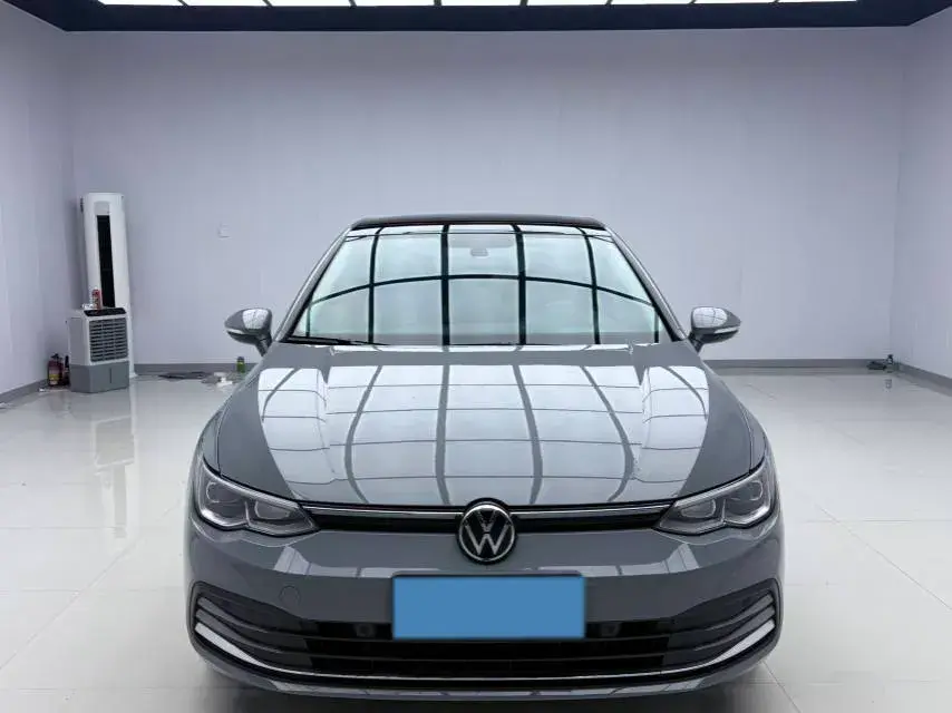 2023 VOLKSWAGEN GOLF thumbnail 3