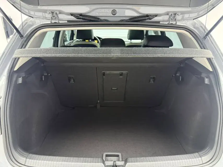 2023 VOLKSWAGEN GOLF thumbnail 4