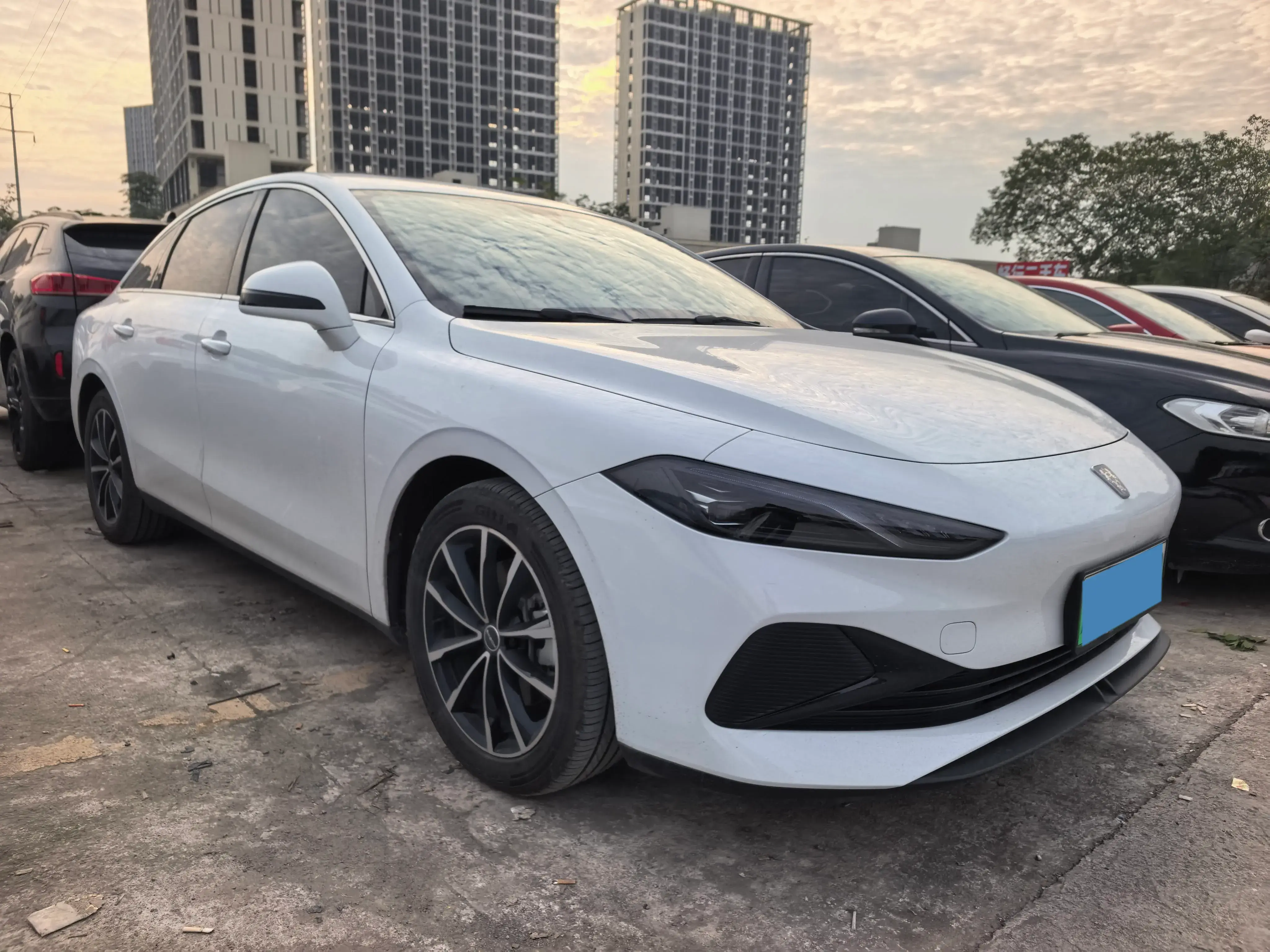 2025 ROEWE M7 thumbnail 2