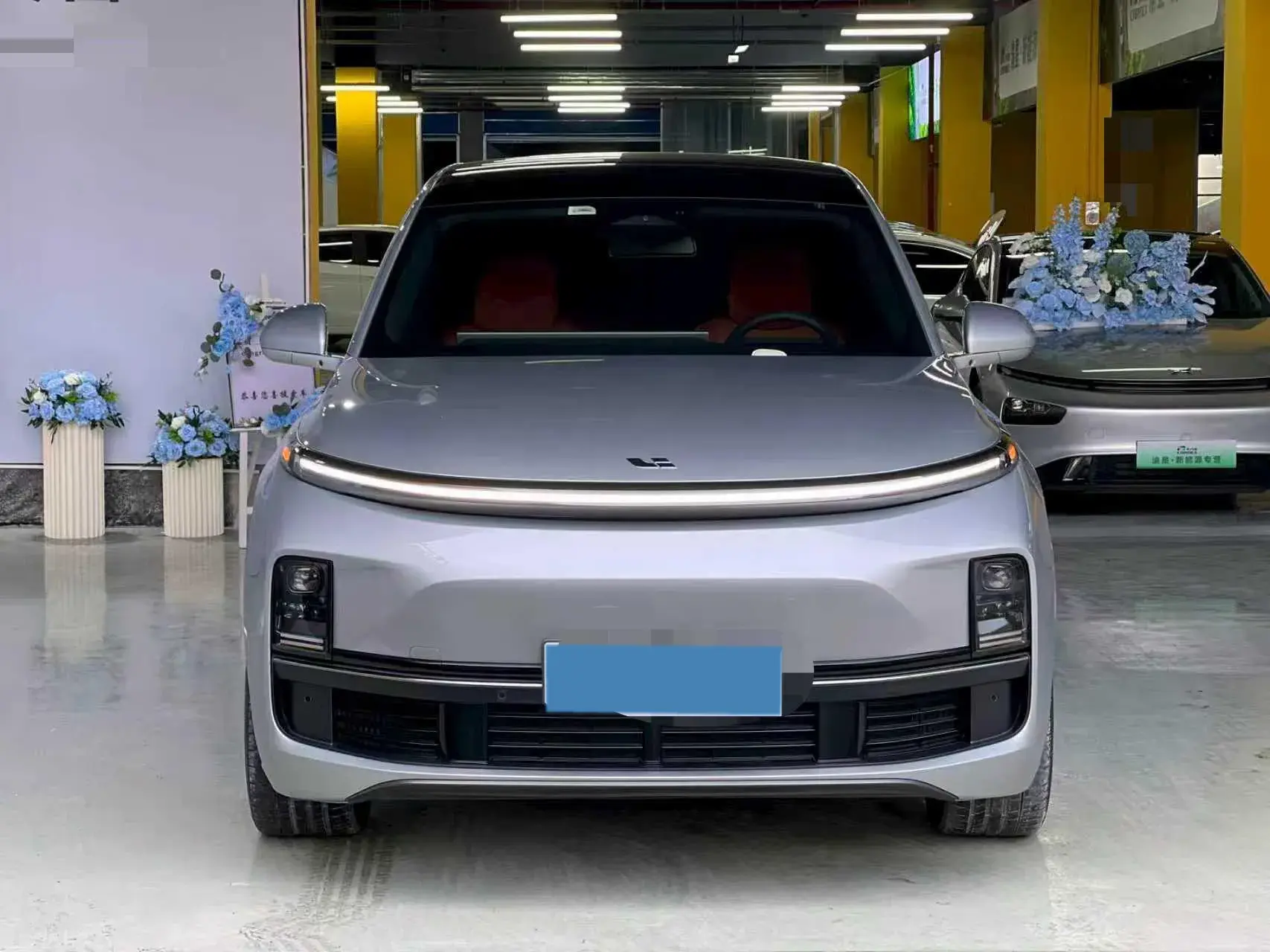 2023 LI L8 thumbnail 2