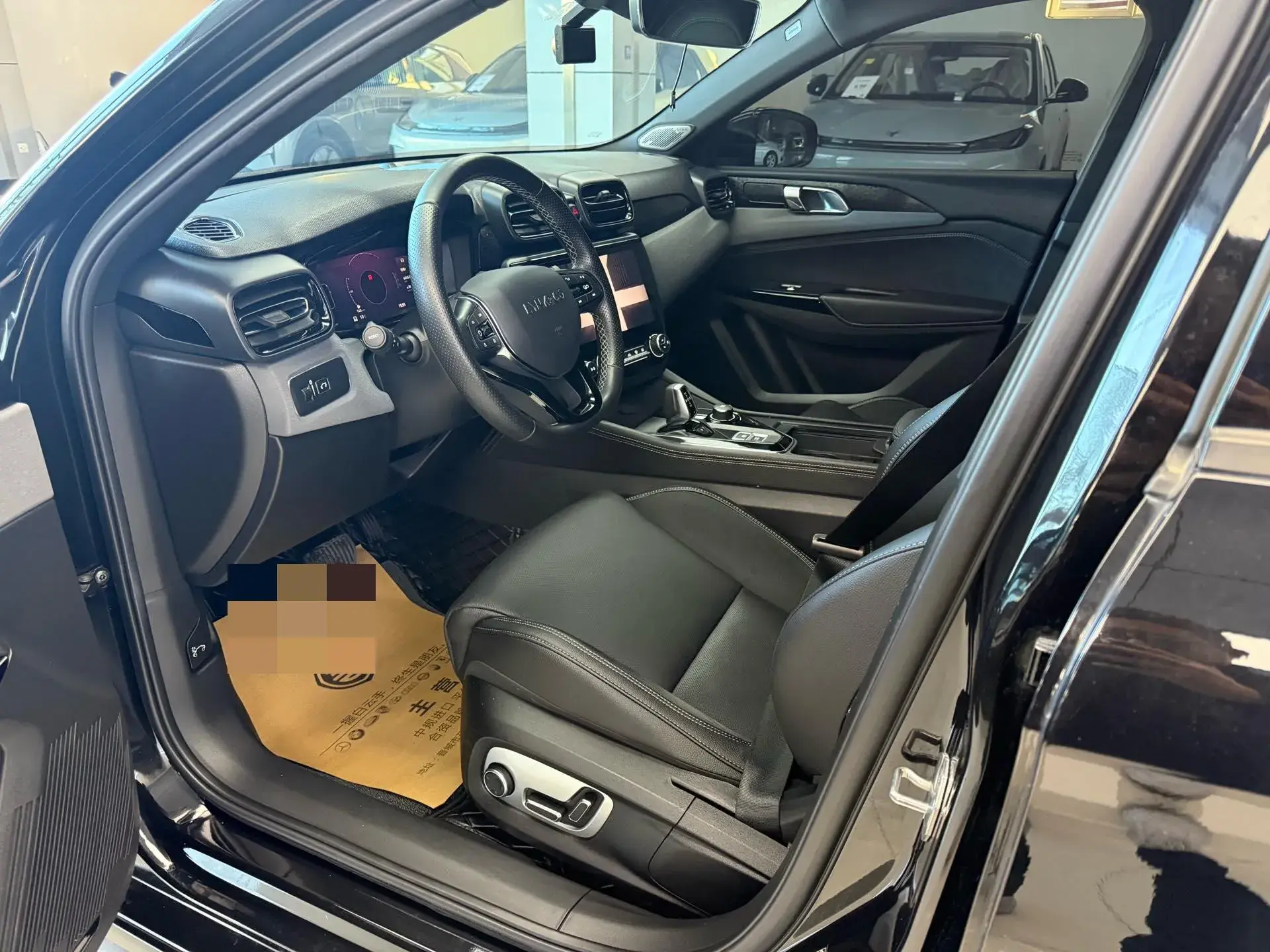 2021 LYNK&CO 03 thumbnail 4