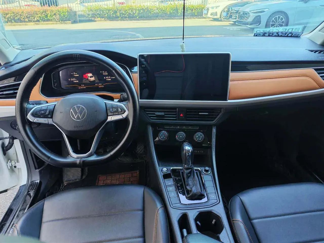 2023 VOLKSWAGEN BORA thumbnail 3