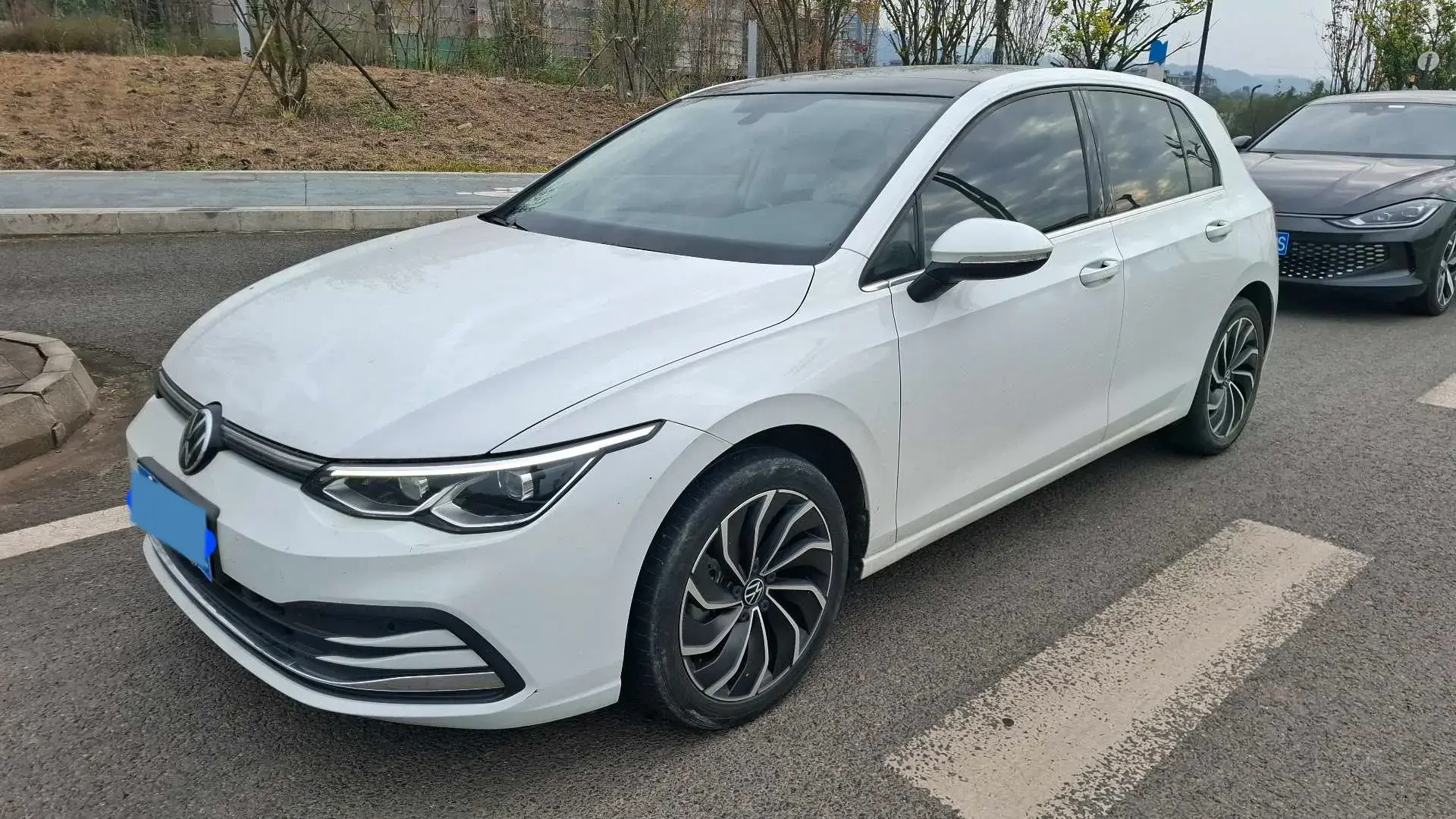 2021 VOLKSWAGEN GOLF view 1