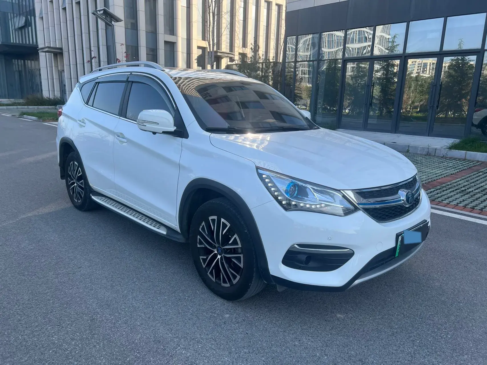 2017 BYD SONG thumbnail 3