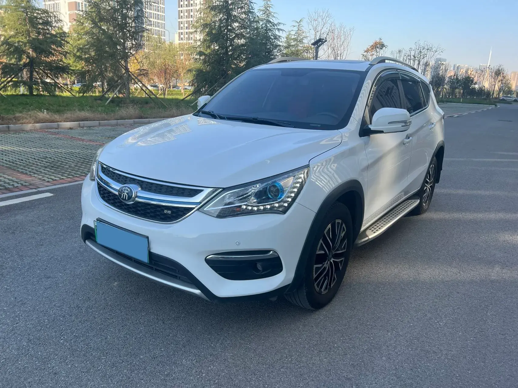 2017 BYD SONG view 1