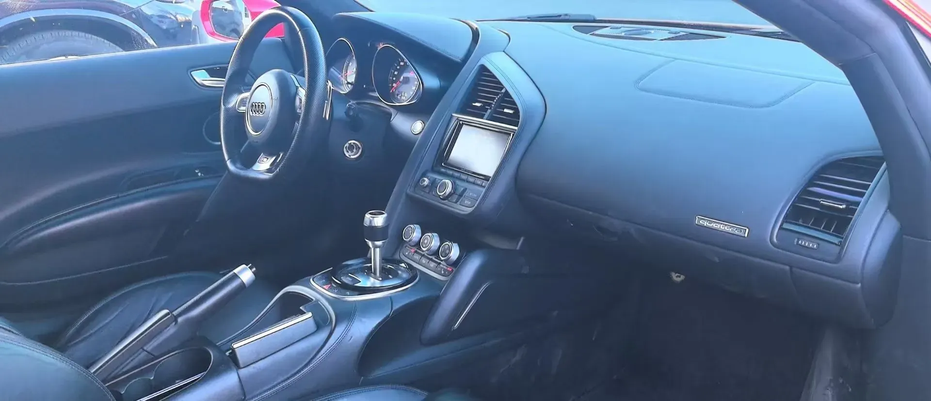 2014 Audi R8 5.2L 525HP V10 7DCT,autocango,china used car exporter,china ev exporter,chinese used car exporter,chinese used ev exporter